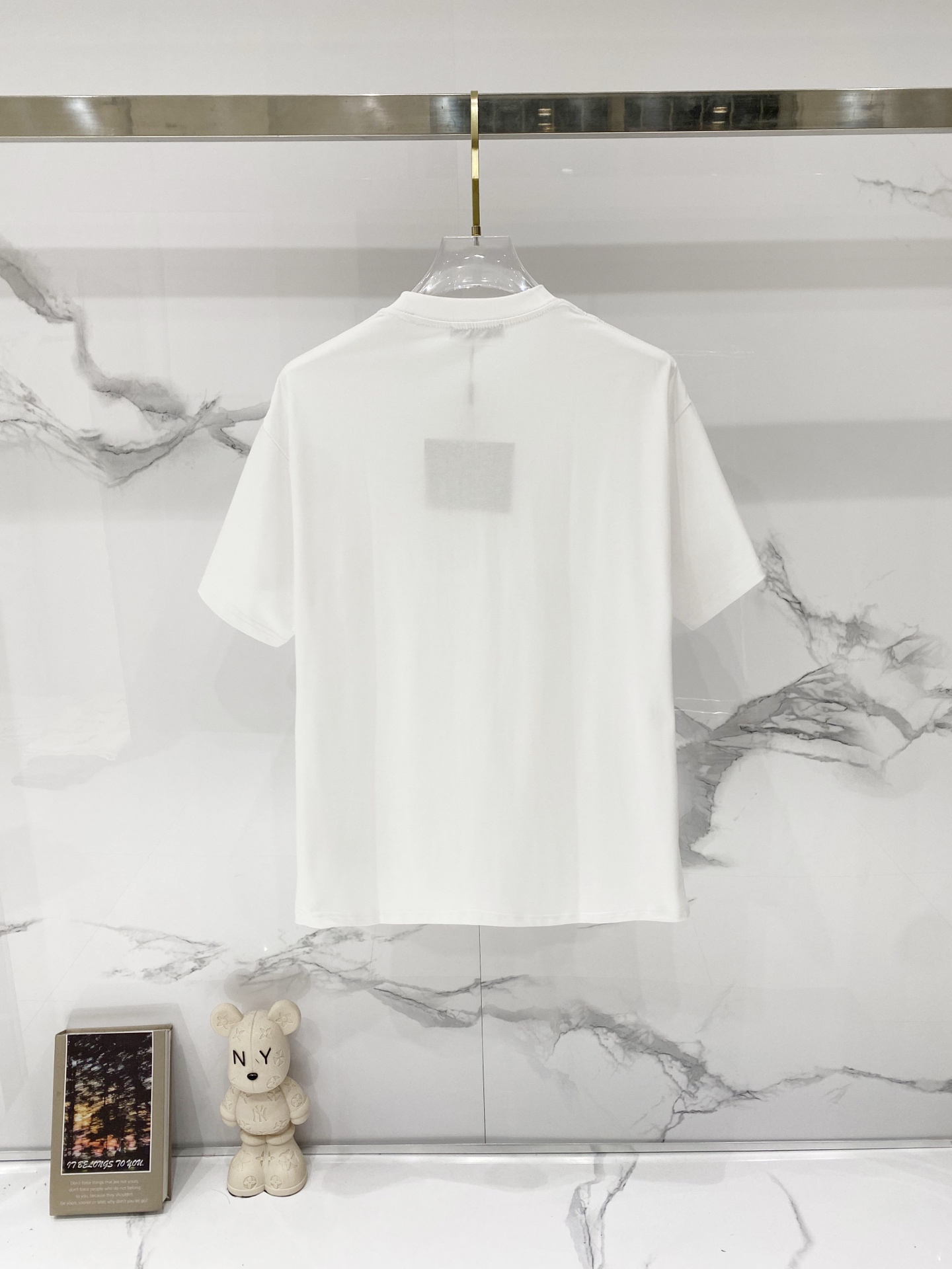 💰80
💰RADA-/普拉达-纯棉260克圆领T恤
经典款领口三角标字母铁牌徽章标识
纯原品质 原版面料100 ％棉质
百搭时尚 轻奢潮流
吊牌 领标 洗水 三标齐全
尺码:XS-L
颜色:黑色.白色