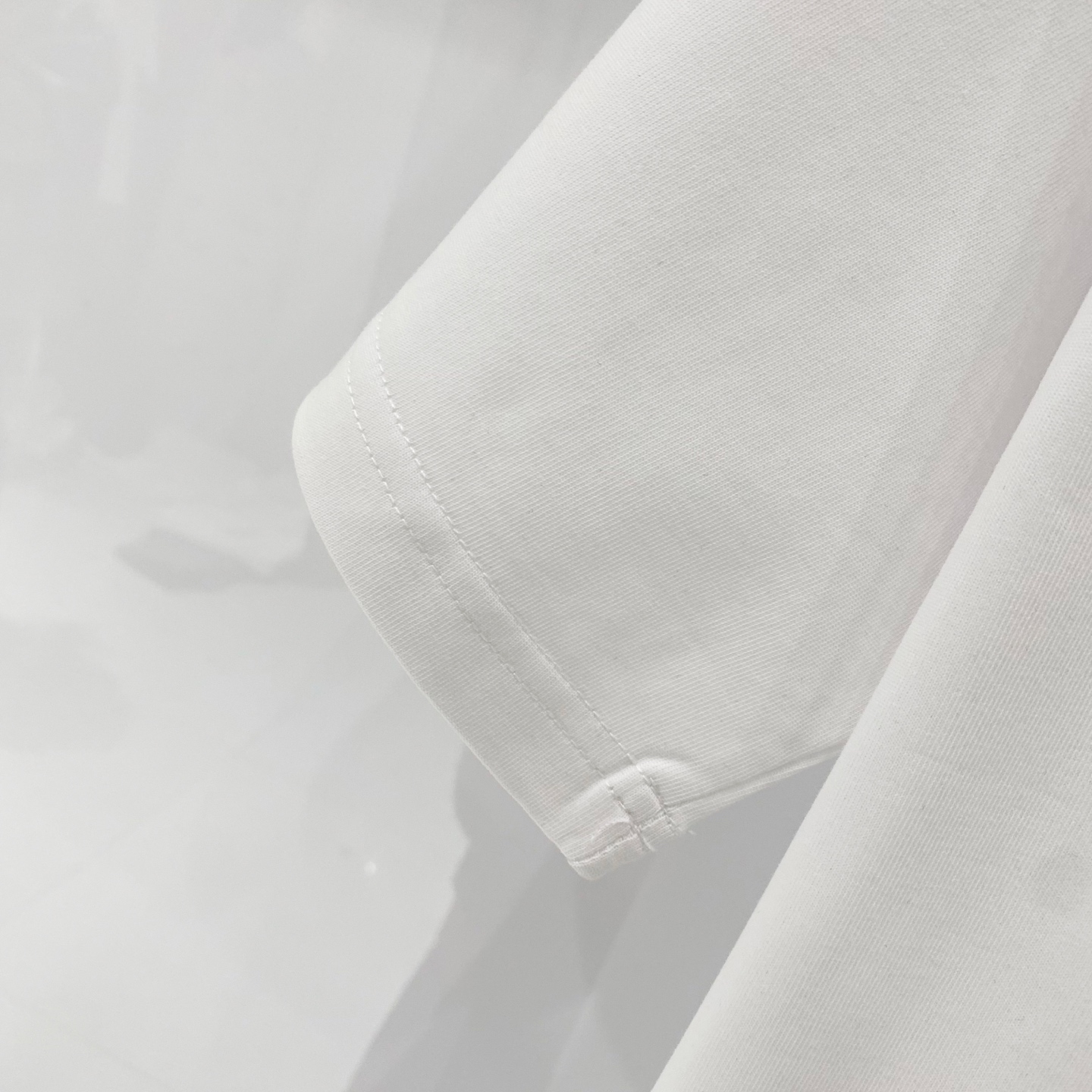 💰80
💰RADA-/普拉达-纯棉260克圆领T恤
经典款领口三角标字母铁牌徽章标识
纯原品质 原版面料100 ％棉质
百搭时尚 轻奢潮流
吊牌 领标 洗水 三标齐全
尺码:XS-L
颜色:黑色.白色