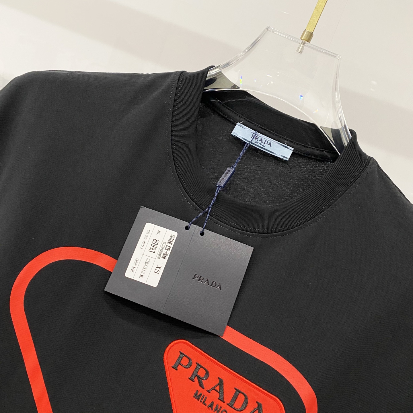 💰80
💰RADA-/普拉达-纯棉260克圆领T恤
三角形印花字母LOGO刺绣🪡标识
纯原品质 原版面料100 ％棉质
百搭时尚 轻奢潮流
吊牌 领标 洗水 三标齐全
尺码:XS-L
颜色:黑色.白色