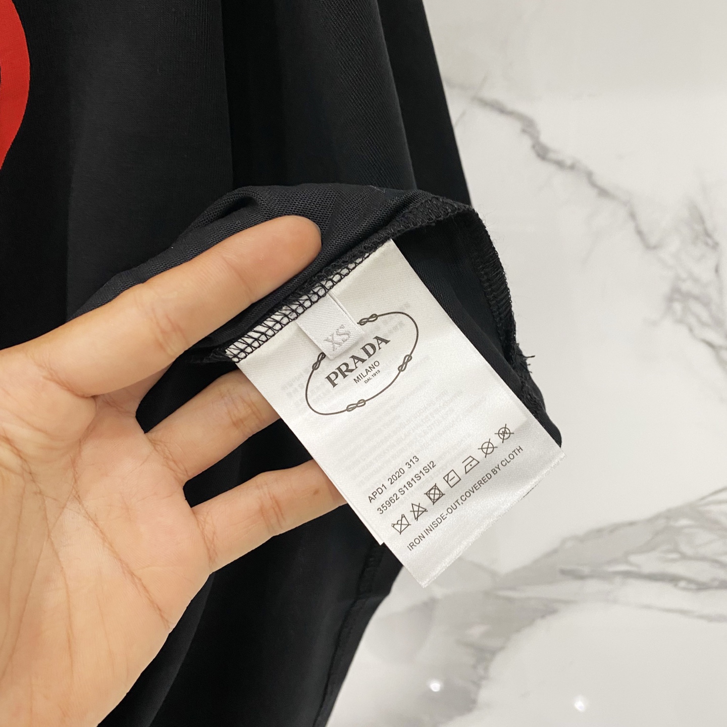 💰80
💰RADA-/普拉达-纯棉260克圆领T恤
三角形印花字母LOGO刺绣🪡标识
纯原品质 原版面料100 ％棉质
百搭时尚 轻奢潮流
吊牌 领标 洗水 三标齐全
尺码:XS-L
颜色:黑色.白色