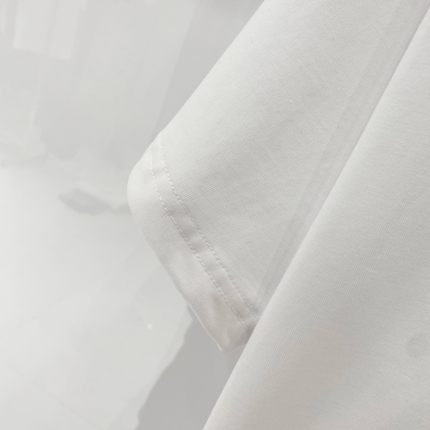 💰80
💰RADA-/普拉达-纯棉260克圆领T恤
三角形印花字母LOGO刺绣🪡标识
纯原品质 原版面料100 ％棉质
百搭时尚 轻奢潮流
吊牌 领标 洗水 三标齐全
尺码:XS-L
颜色:黑色.白色