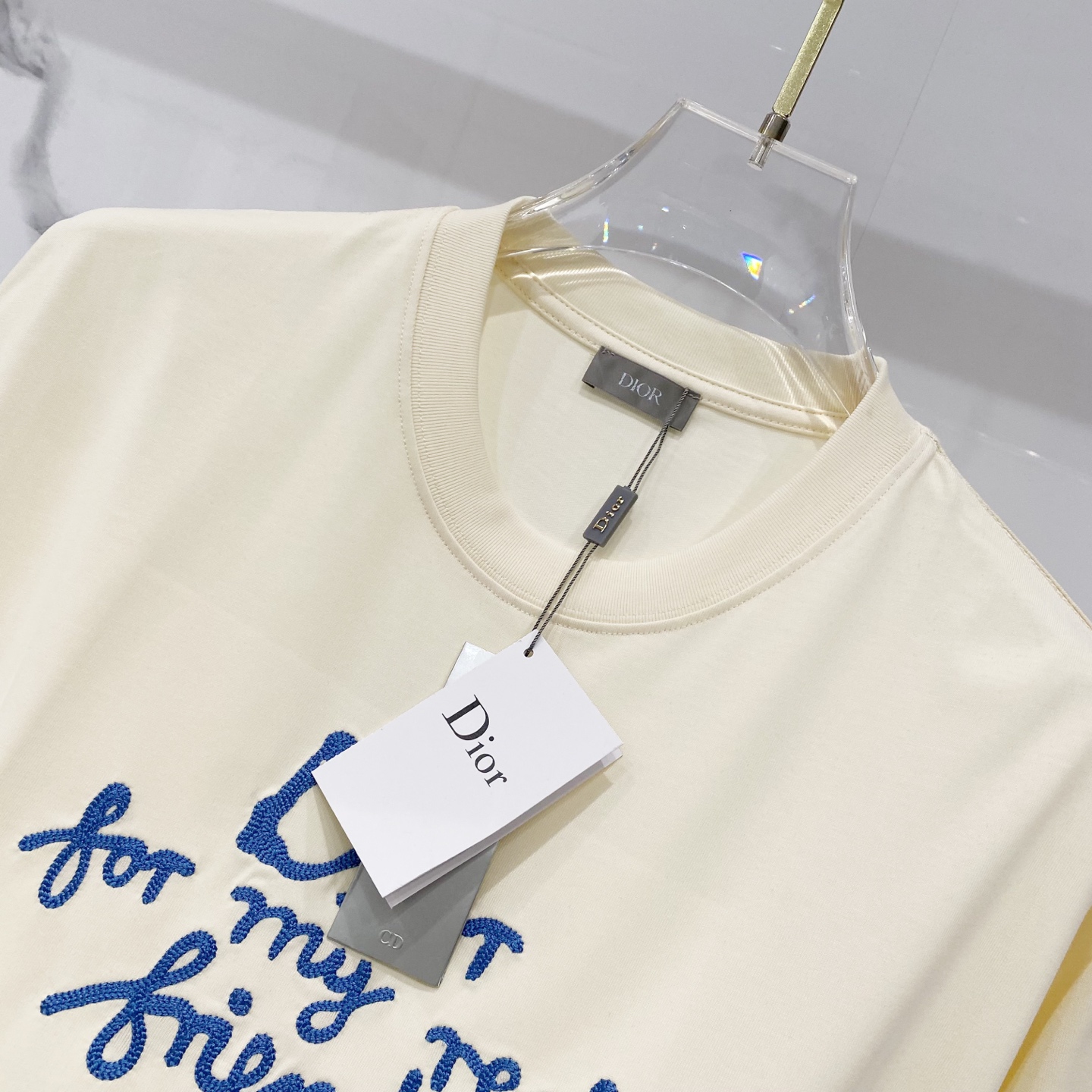 DIOR迪奥 25ss新款朋友字母签名刺绣短袖T恤-Chinese UA Cheap High Quatity Brand Clothes Bags handbags Sneakers wholesale wholesaler seller from China Factory suppliers Fashion Clothing Shoes best Quality Beautiful Price DIOR迪奥 25ss新款朋友字母签名刺绣短袖T恤
