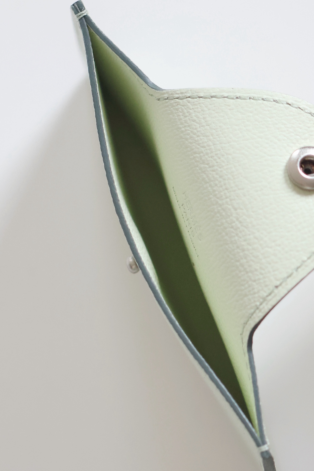 Evercolor Leather Card Holder with Palladium Hardware - Chic and Functional 4 i1747817987 6550 1