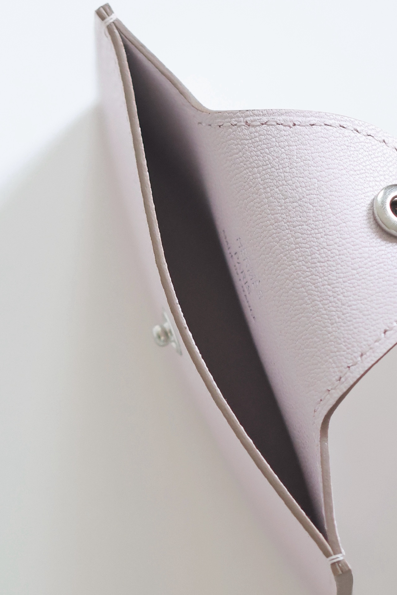 Elegant Leather Card Holder, Compact Wallet with Palladium Snap Closure 5 i1747818080 4322 3
