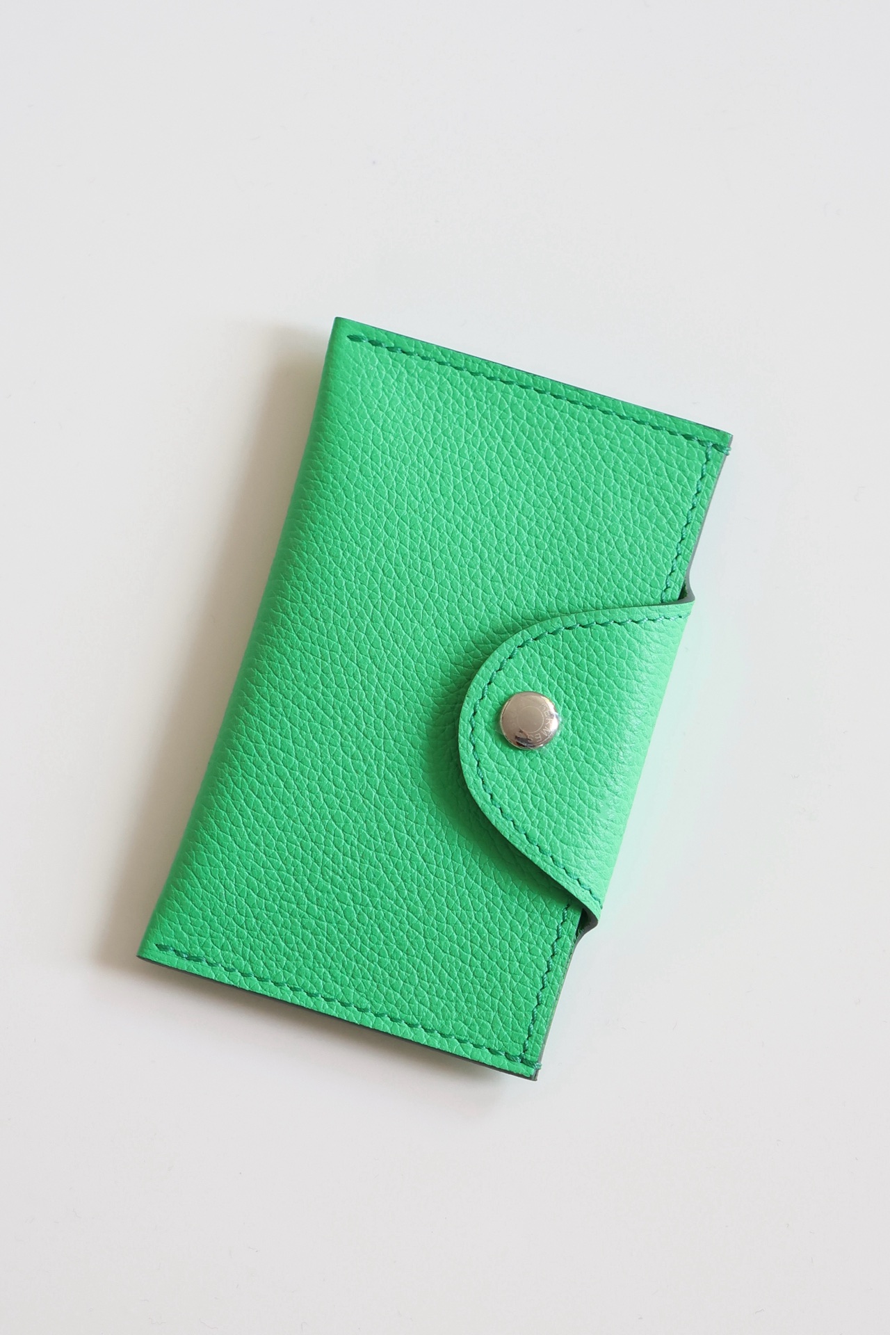 Hermes Evercolor Leather Card Holder with Saddle Stitch and Palladium Hardware 1 i1747818320 3243 1