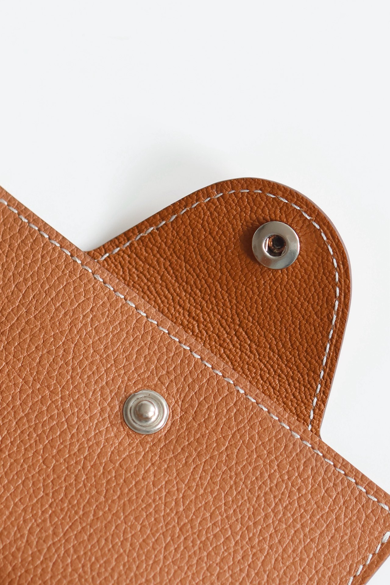Elegant Leather Card Holder Wallet with Snap Closure - Compact & Stylish 4 i1747818350 6738 3