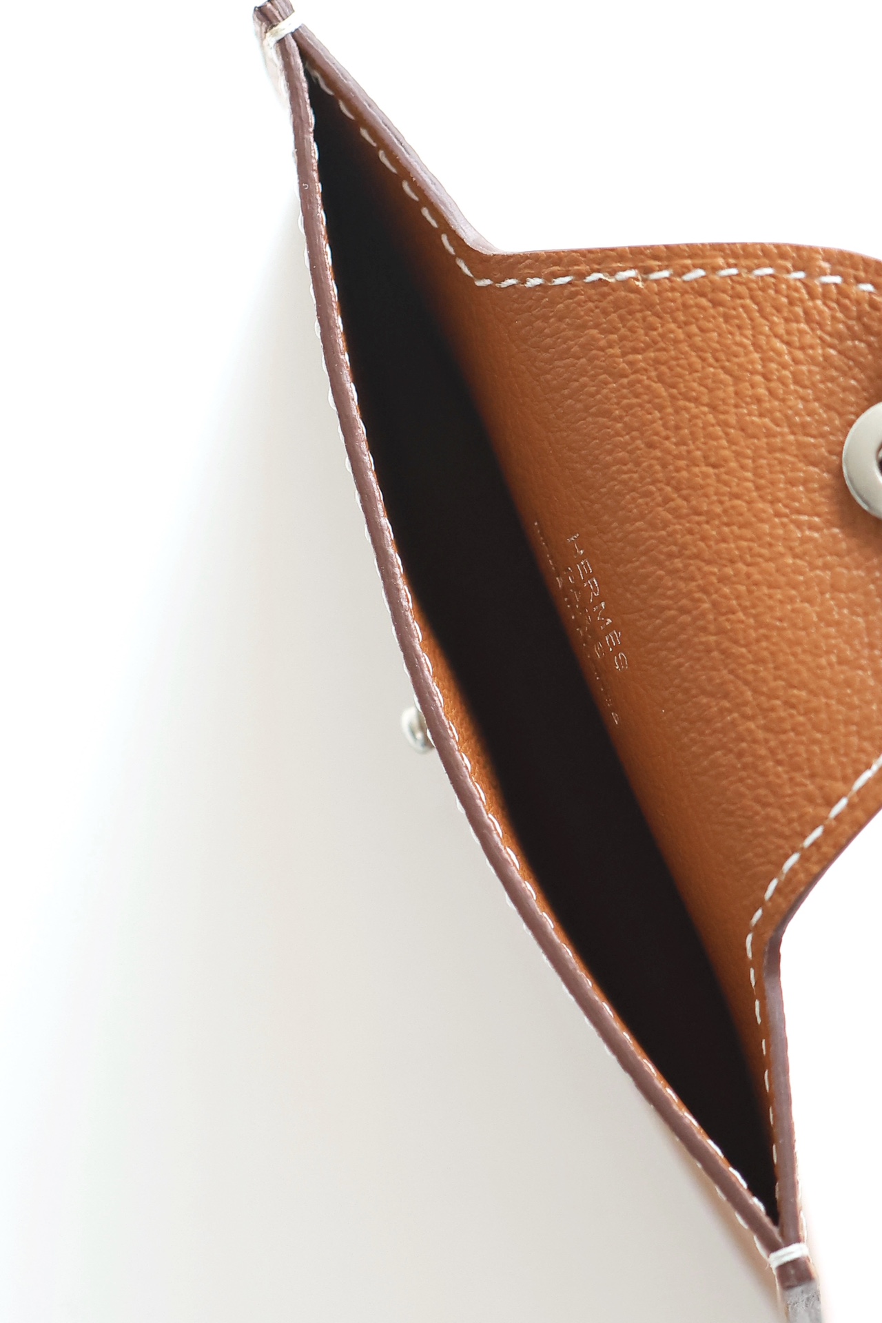 Elegant Leather Card Holder Wallet with Snap Closure - Compact & Stylish 5 i1747818350 7033 2