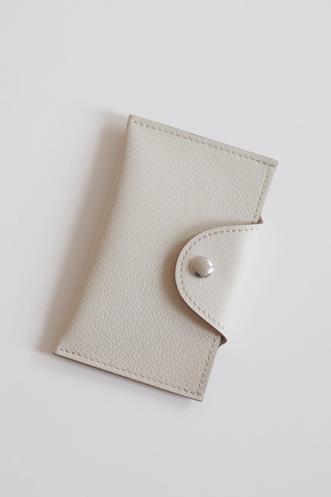 Stylish Evercolor Calfskin Card Holder with Palladium Plated Hardware 1 i1747818379 6820 1