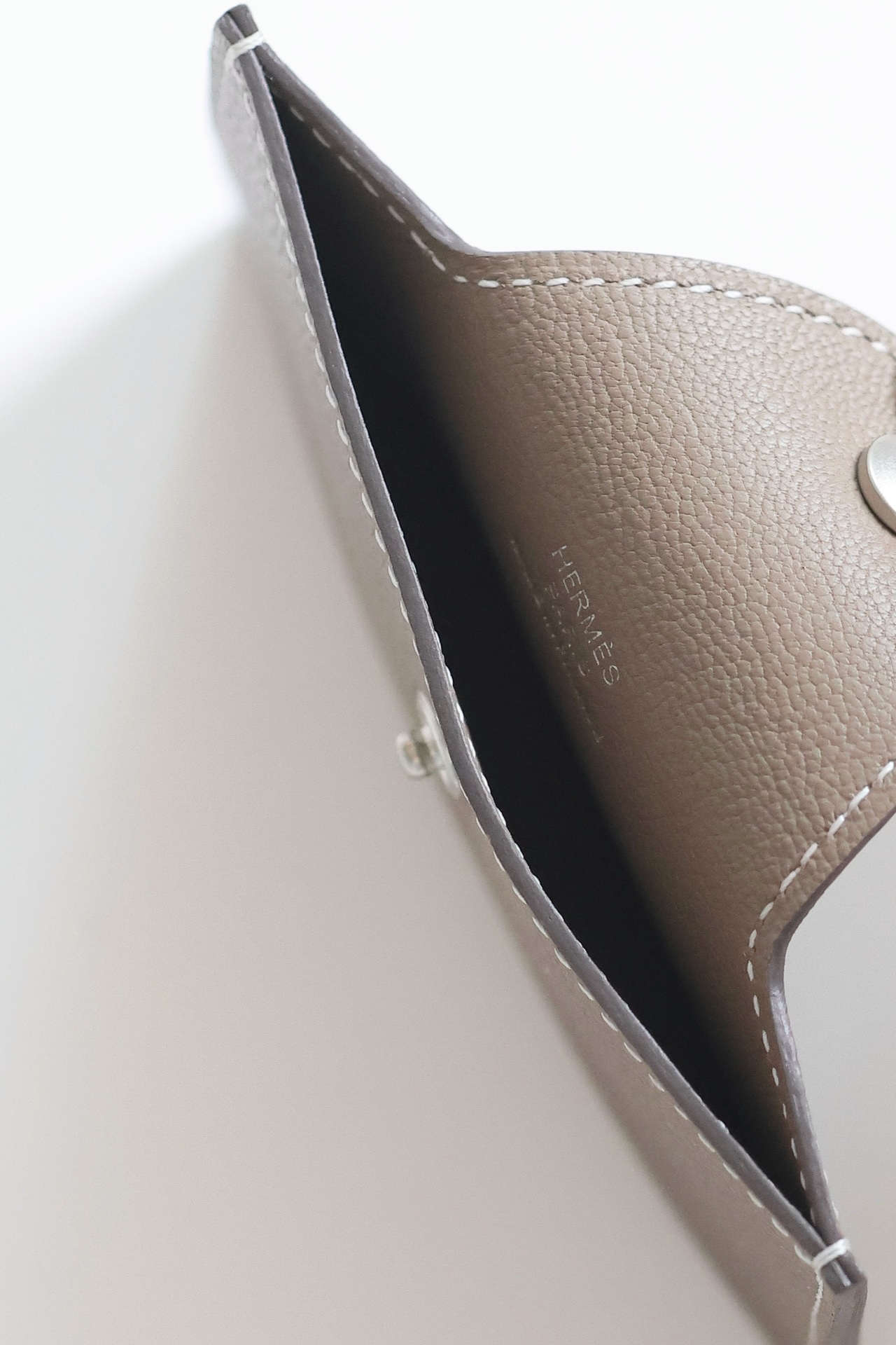 Elegant Evercolor Leather Card Holder with Palladium Snap Closure (Taupe) 5 i1747818427 3287 1