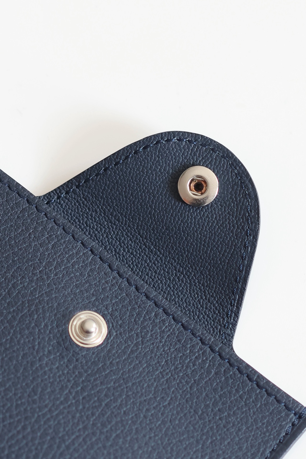 Hermes Evercolor Leather Card Holder with Palladium Snap – Elegant & Compact 13 i1747818471 5007 5