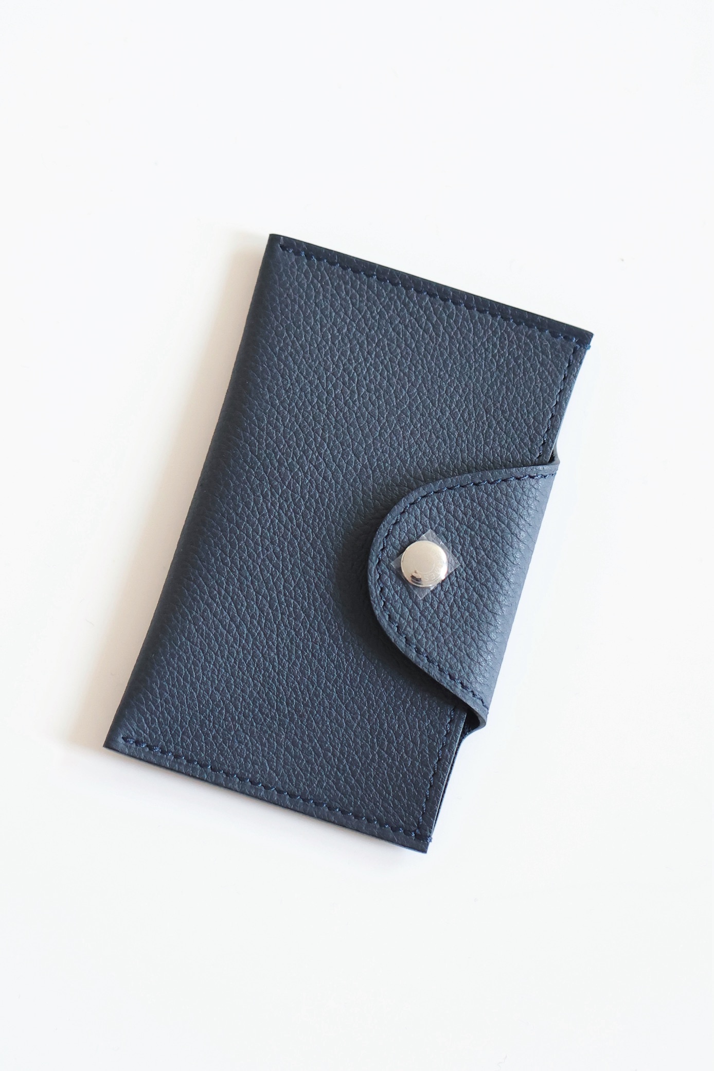 Hermes Evercolor Leather Card Holder with Palladium Snap – Elegant & Compact 11 i1747818471 6742 0
