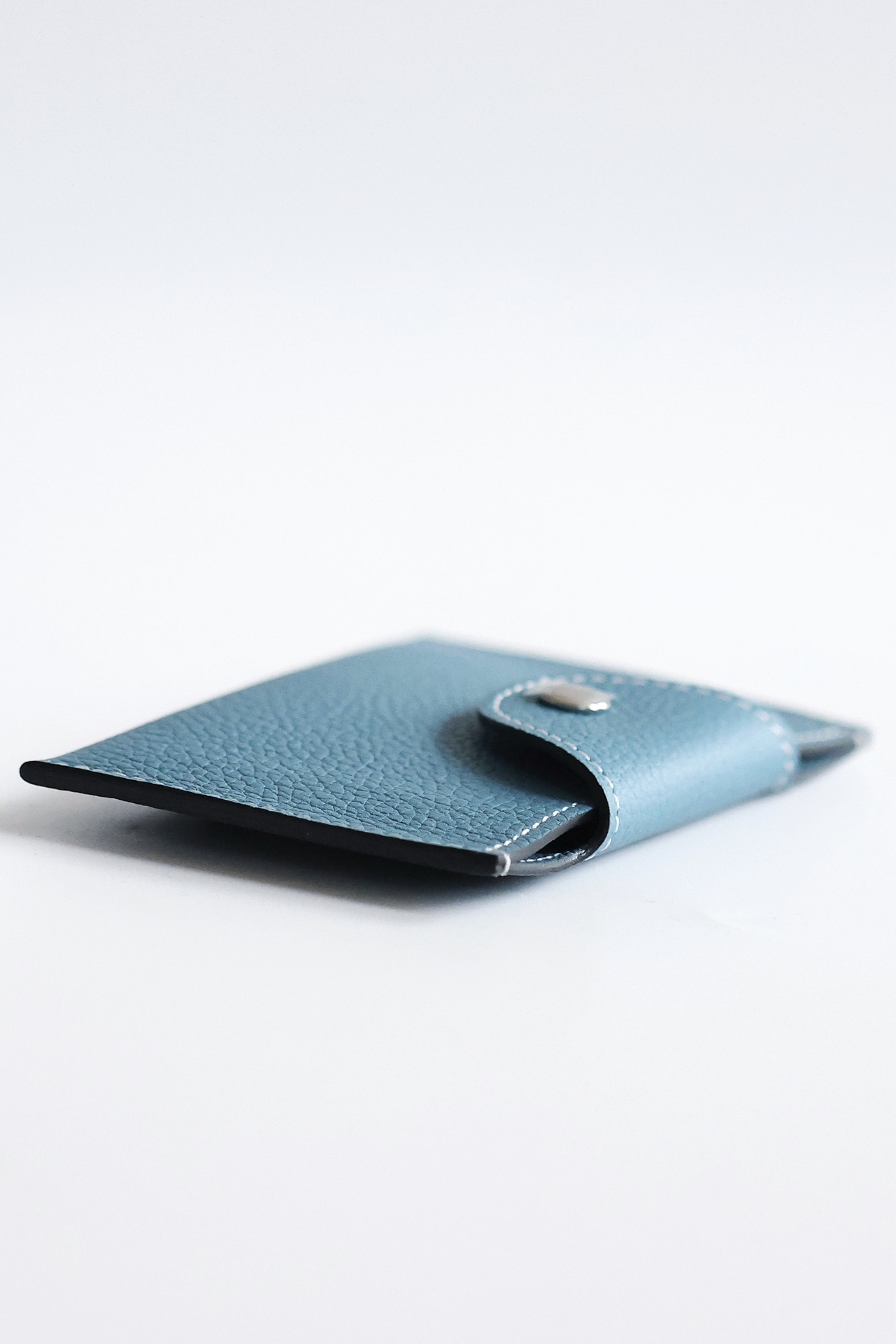 Hermes Evercolor Leather Card Holder with Saddle Stitch and Palladium Hardware 12 i1747818507 7812 3