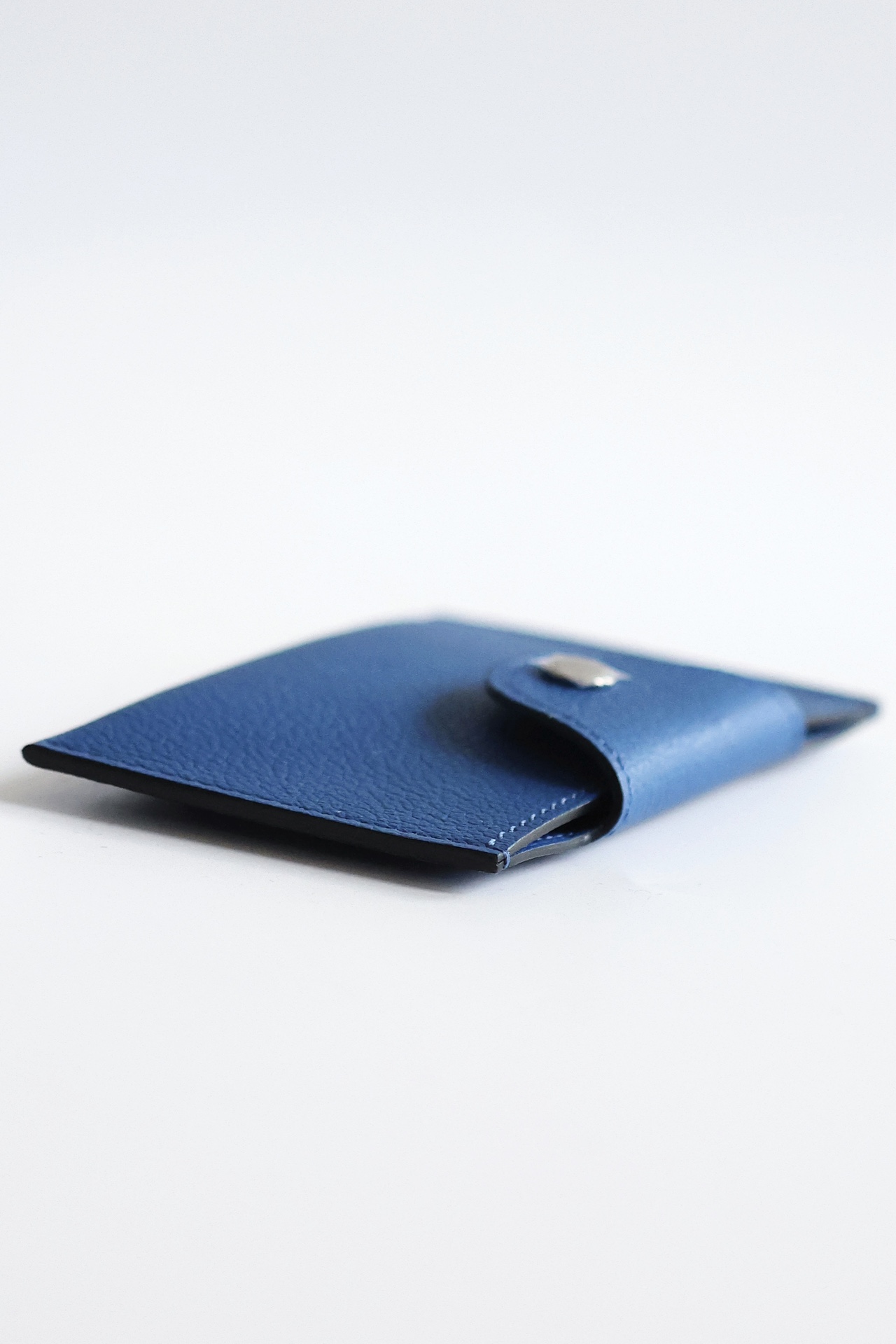 Hermès IDE-022 Blue Evercolor Leather Card Holder with Palladium Hardware 3 i1747818541 5124 4