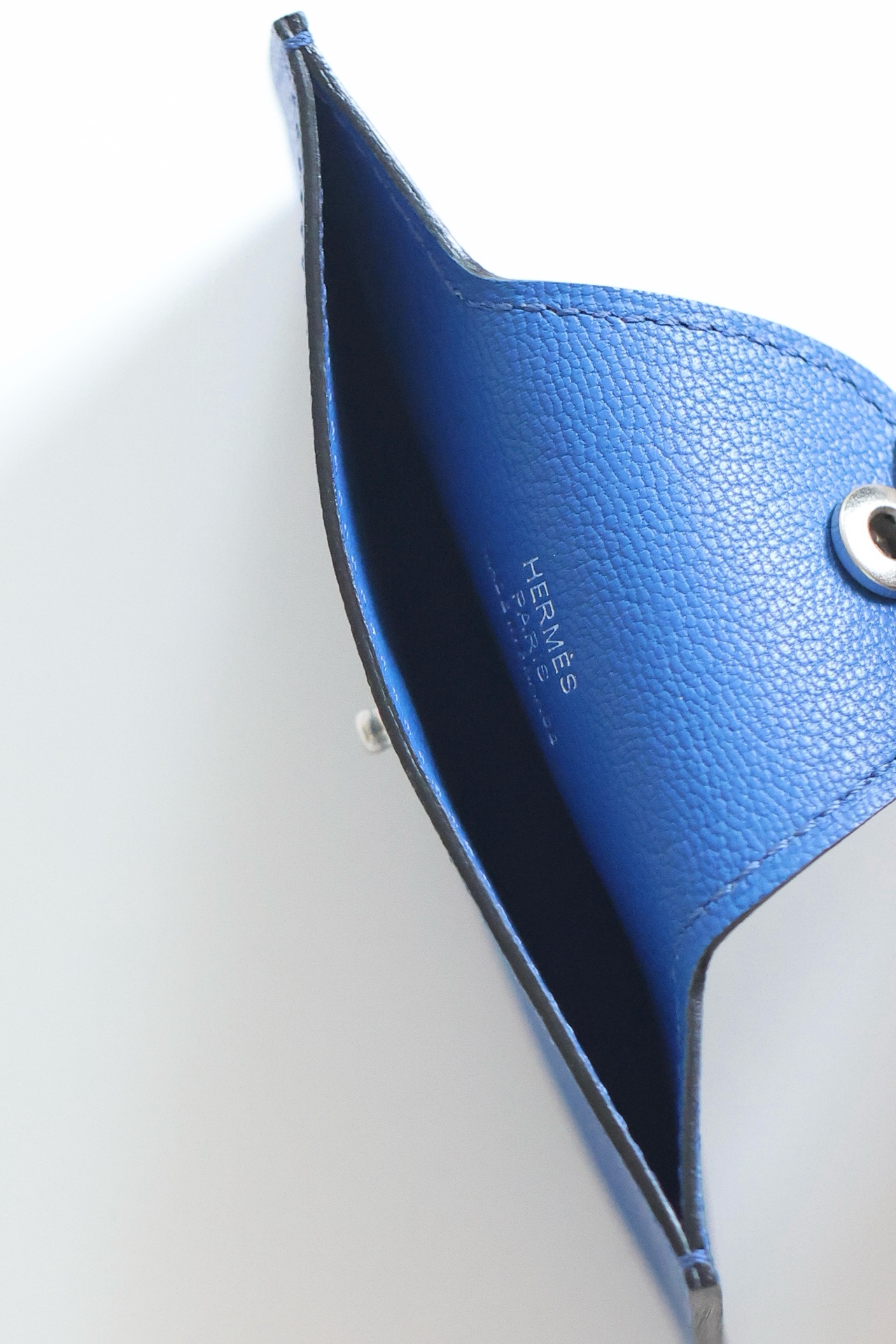 Hermès IDE-022 Blue Evercolor Leather Card Holder with Palladium Hardware 5 i1747818541 8767 1