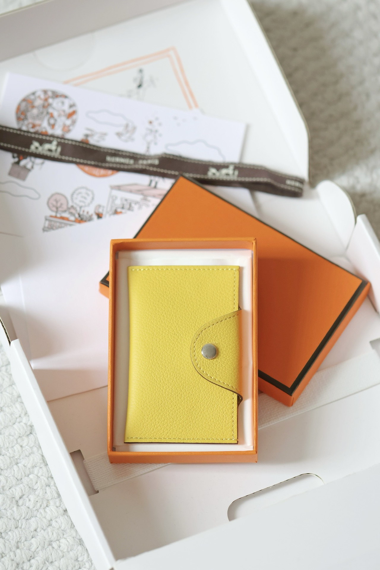 Hermès Evercolor Leather Card Holder with Palladium Hardware - Yellow