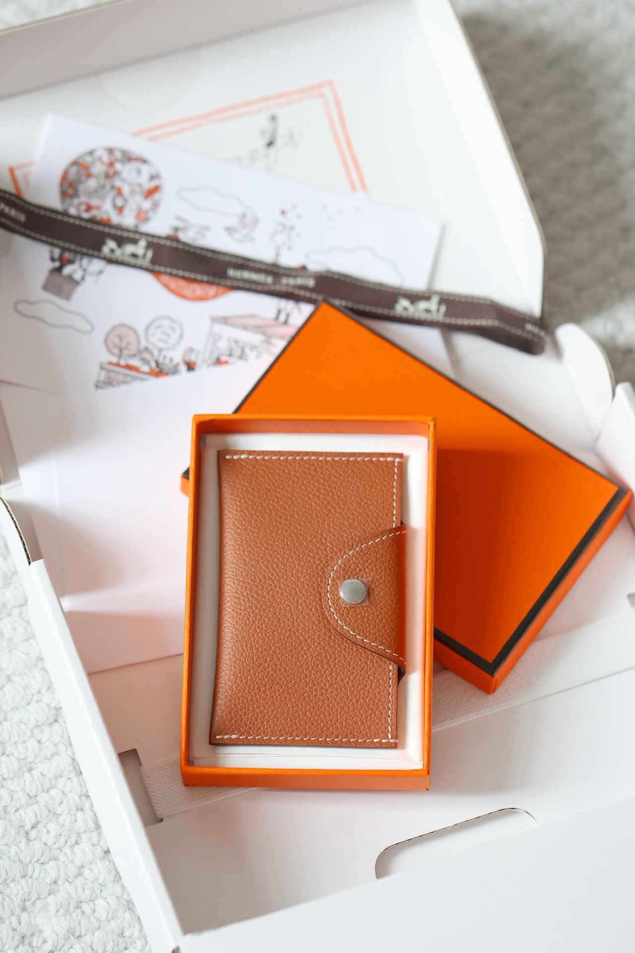 Hermès Evercolor Leather Card Holder with Saddle Stitching and Palladium Hardware
