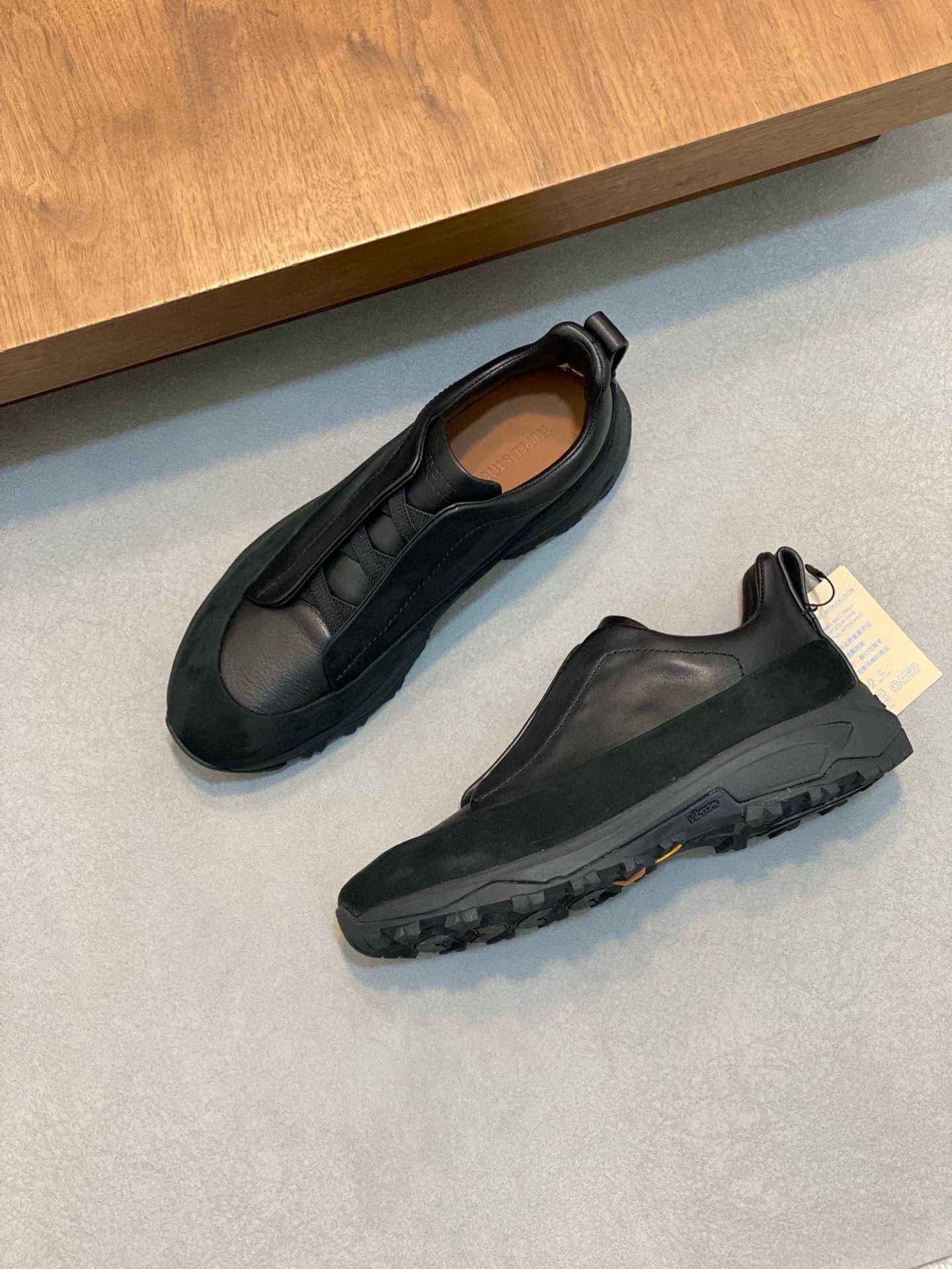 NO:232592,2025 new series ZEGNA men's shoes suede. Triple StitchMonte luxury casual shoes. The latest catwalk official website synchronizes PRODUCT INFORMATIONMONTE (MN·TE) means 