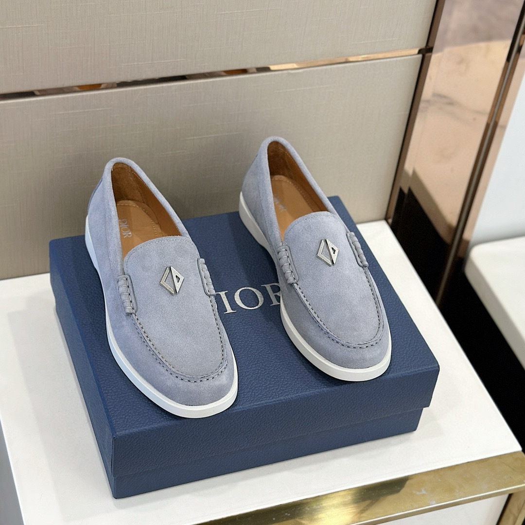 NO:232562,p. Original single quality Dior casual leather shoes New styles in the counter synchronized exquisite hand-stitching The workmanship details are comparable to those of the counter Original rubber outsole Water-dyed cowhide inner rare anti-odor color black khaki light gray Number of 39–46 (customized for 45-46), loafers, dior, dior, loafers, cowhide19860909p.原单品质 迪奥dior休闲皮鞋 专柜新款同步 精致手工缝线 做工细节堪比专柜 原版橡胶大底 水染牛皮内里 稀罕防臭 颜色黑色 卡其色 浅灰色 码数39–46（45-46定做）,乐福鞋,dior,dior,loafers,cowhide,Women's Shoes