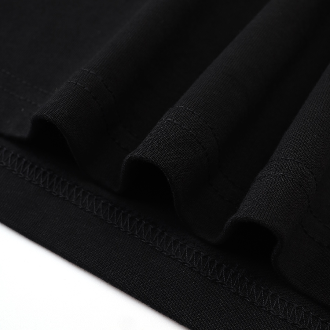 High Quality Valentino V Letter Logo T-Shirt with 270g Cotton Fabric - 图片 7