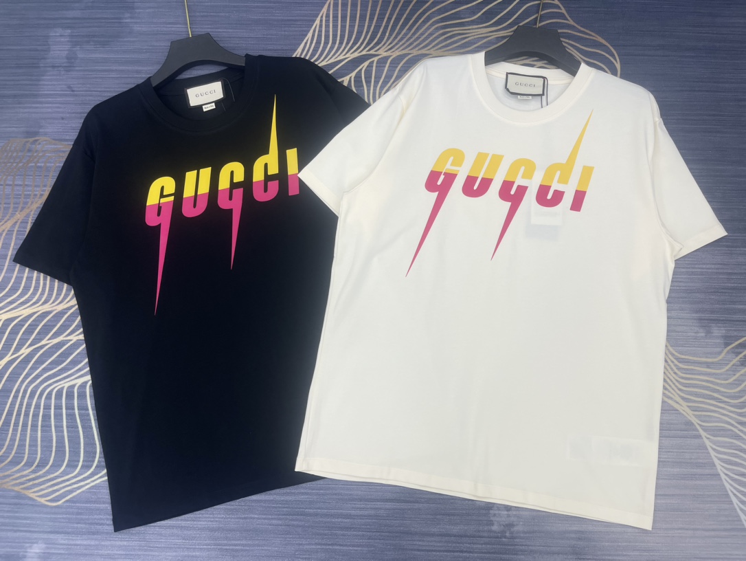 Gucci Kleidung T-Shirt Beige Schwarz Drucken Unisex Baumwolle Frühling/Sommer Kollektion Fashion Kurzarm