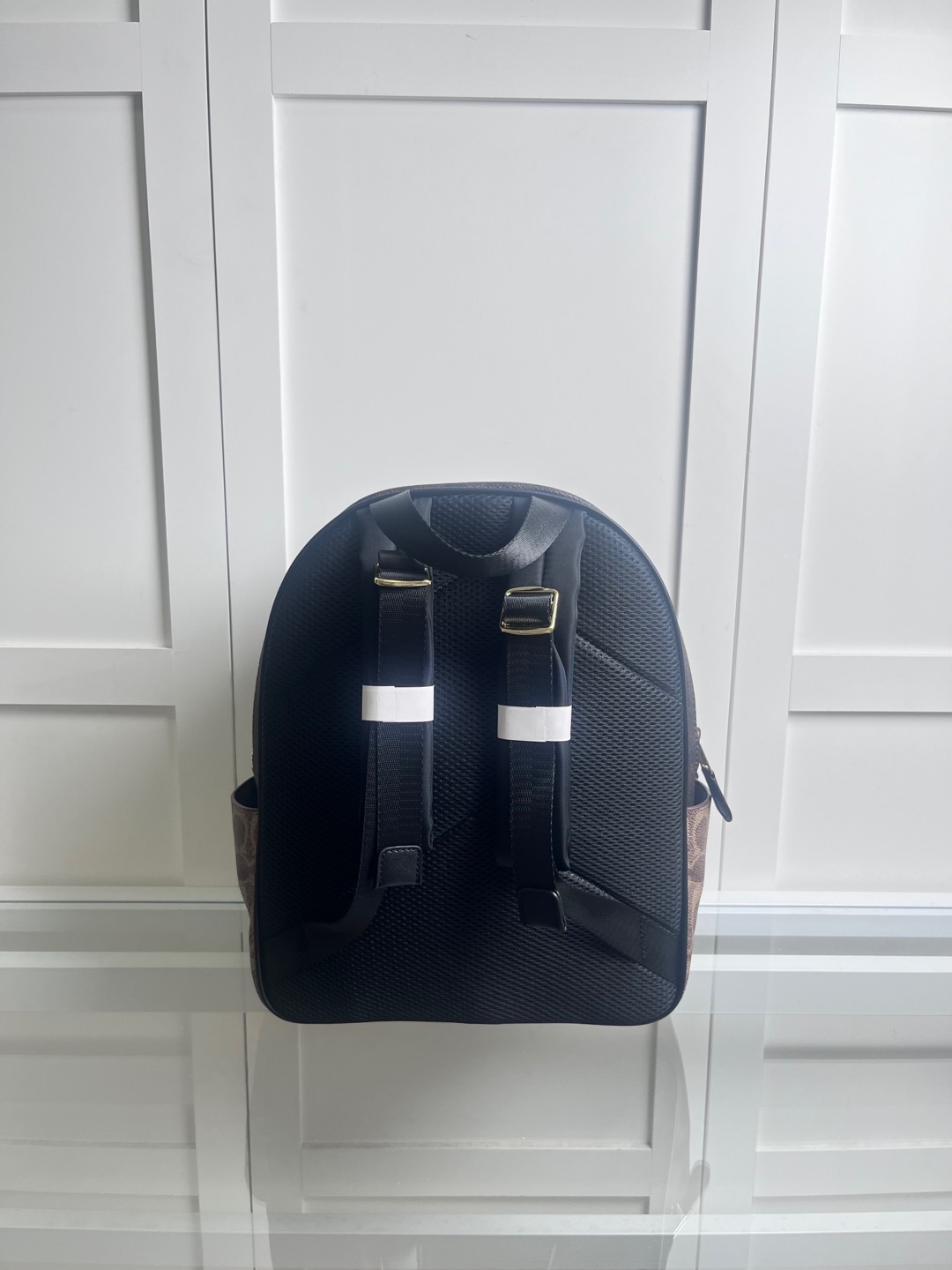 COA中号PVC配皮双肩背包 - クラシックデザインと超大容量