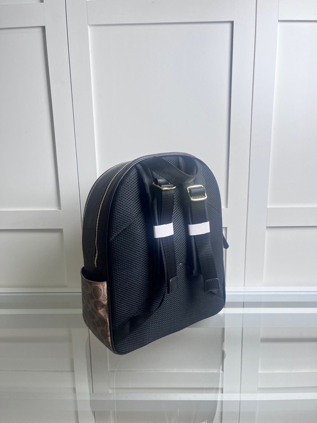 COA中号PVC配皮双肩背包 - クラシックデザインと超大容量