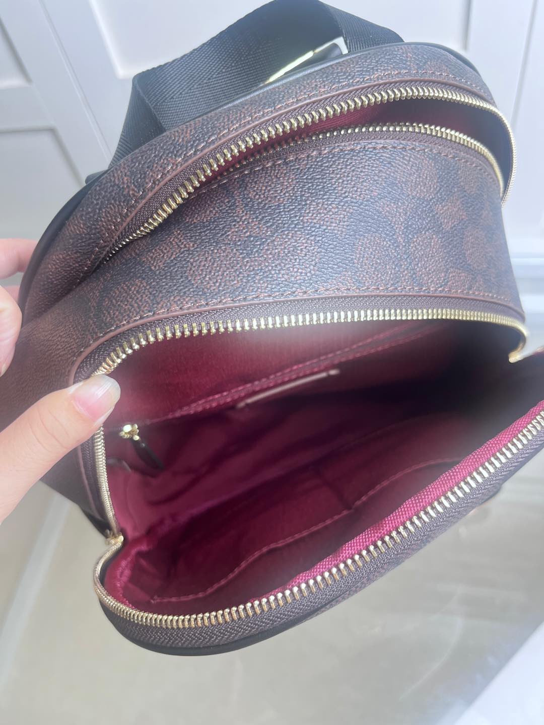 COA中号PVC配皮双肩背包 - クラシックデザインと超大容量