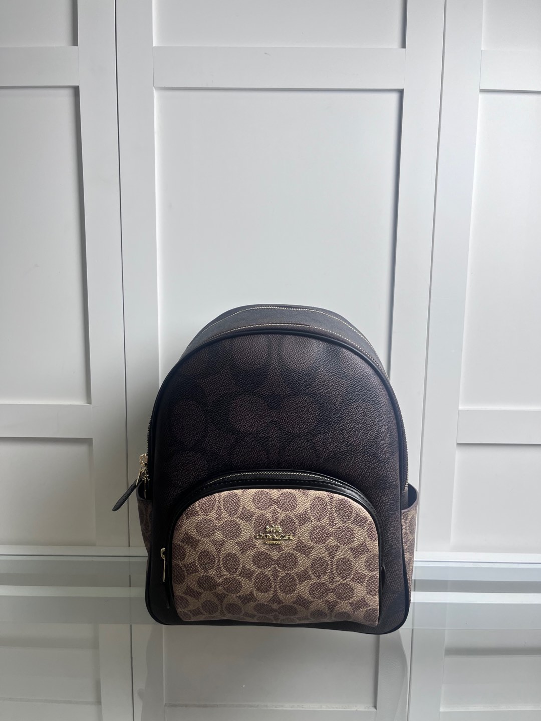 COA中号PVC配皮双肩背包 - クラシックデザインと超大容量