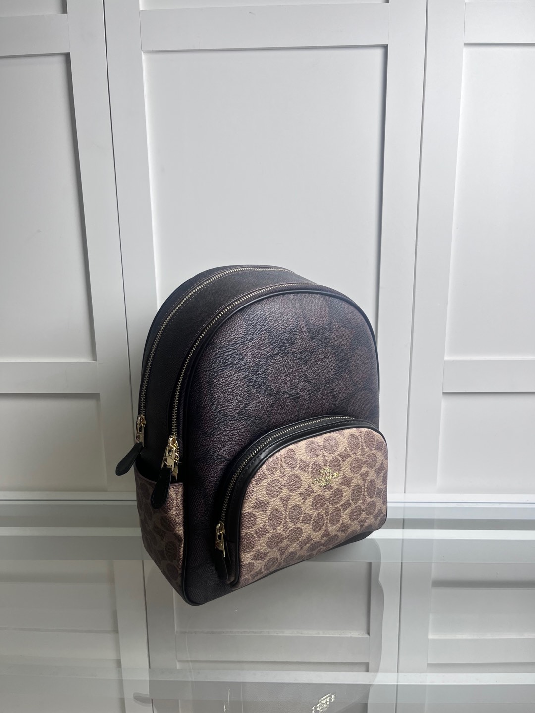 COA中号PVC配皮双肩背包 - クラシックデザインと超大容量