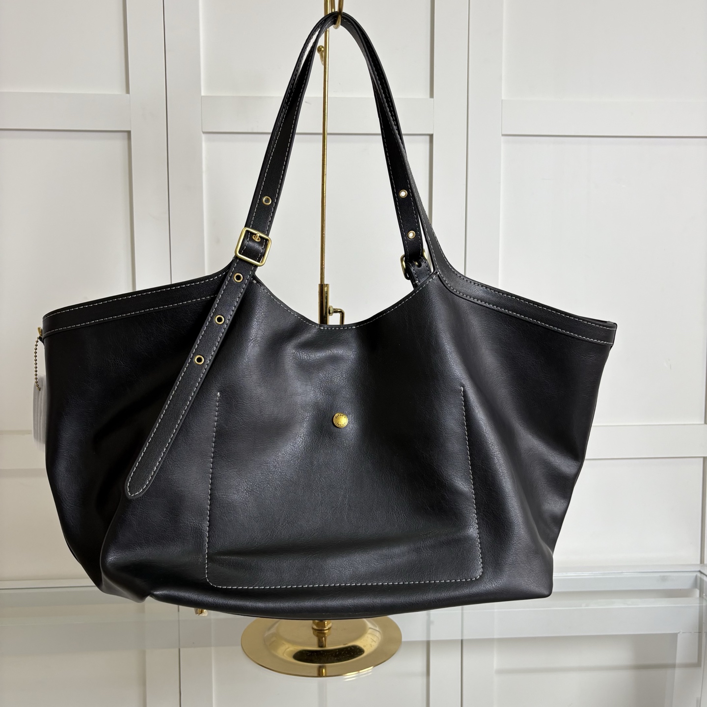 CAM00ブラックトートバッグ - シンプルでスタイリッシュなデザイン