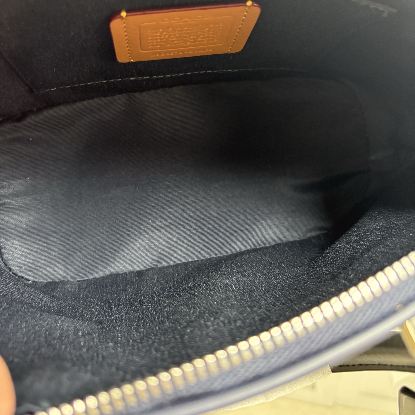 COACH Sabrina 25 手提げバッグ ブランドロゴ入り