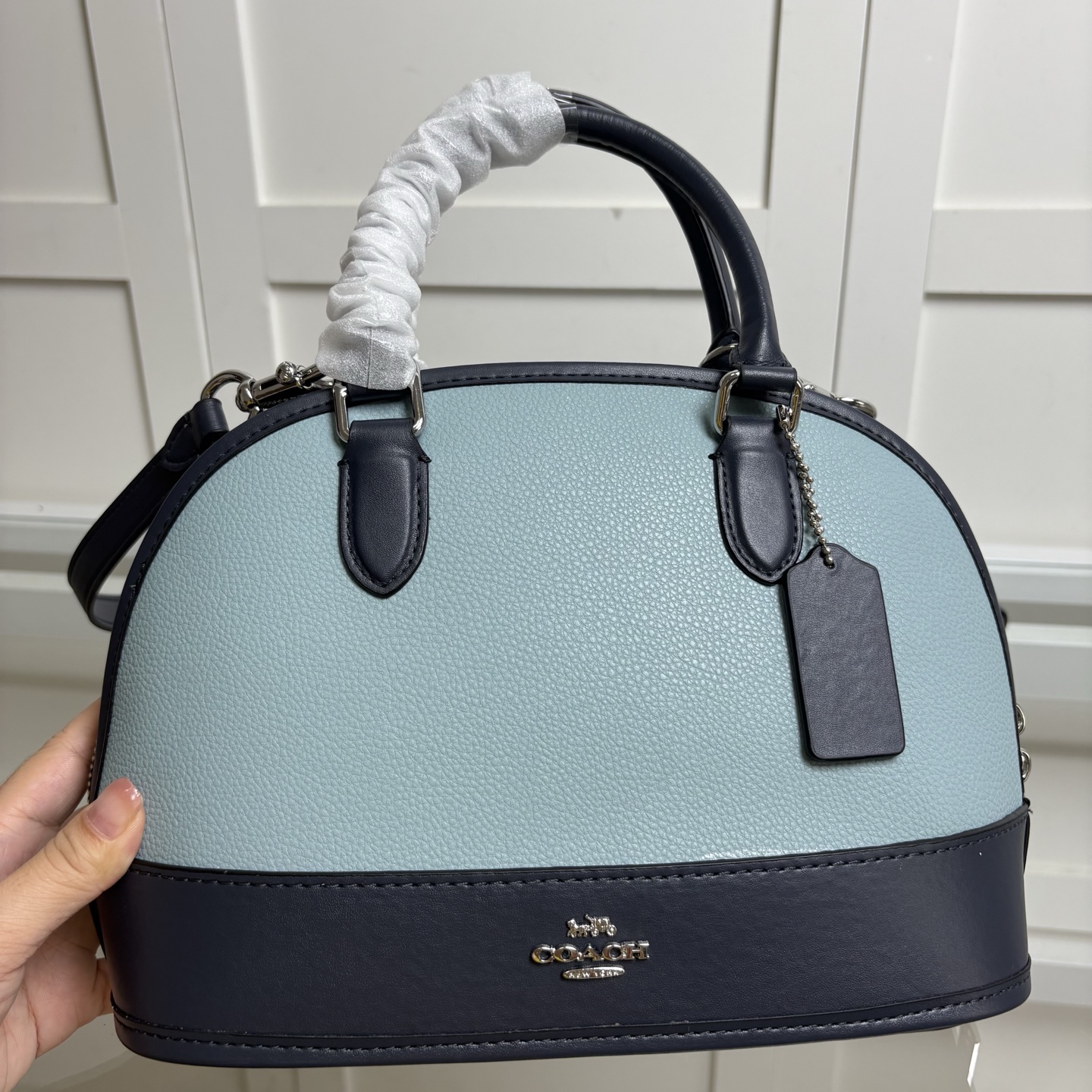 COACH Sabrina 25 手提げバッグ ブランドロゴ入り