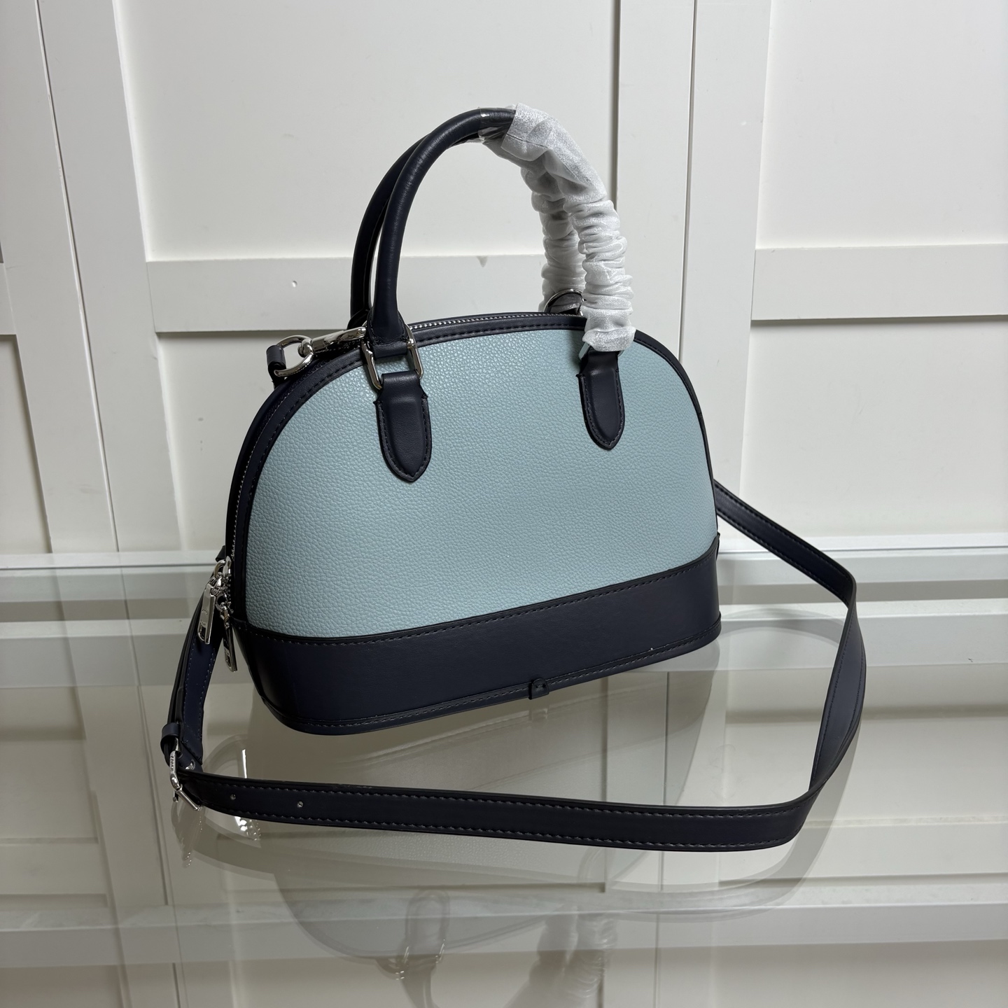 COACH Sabrina 25 手提げバッグ ブランドロゴ入り