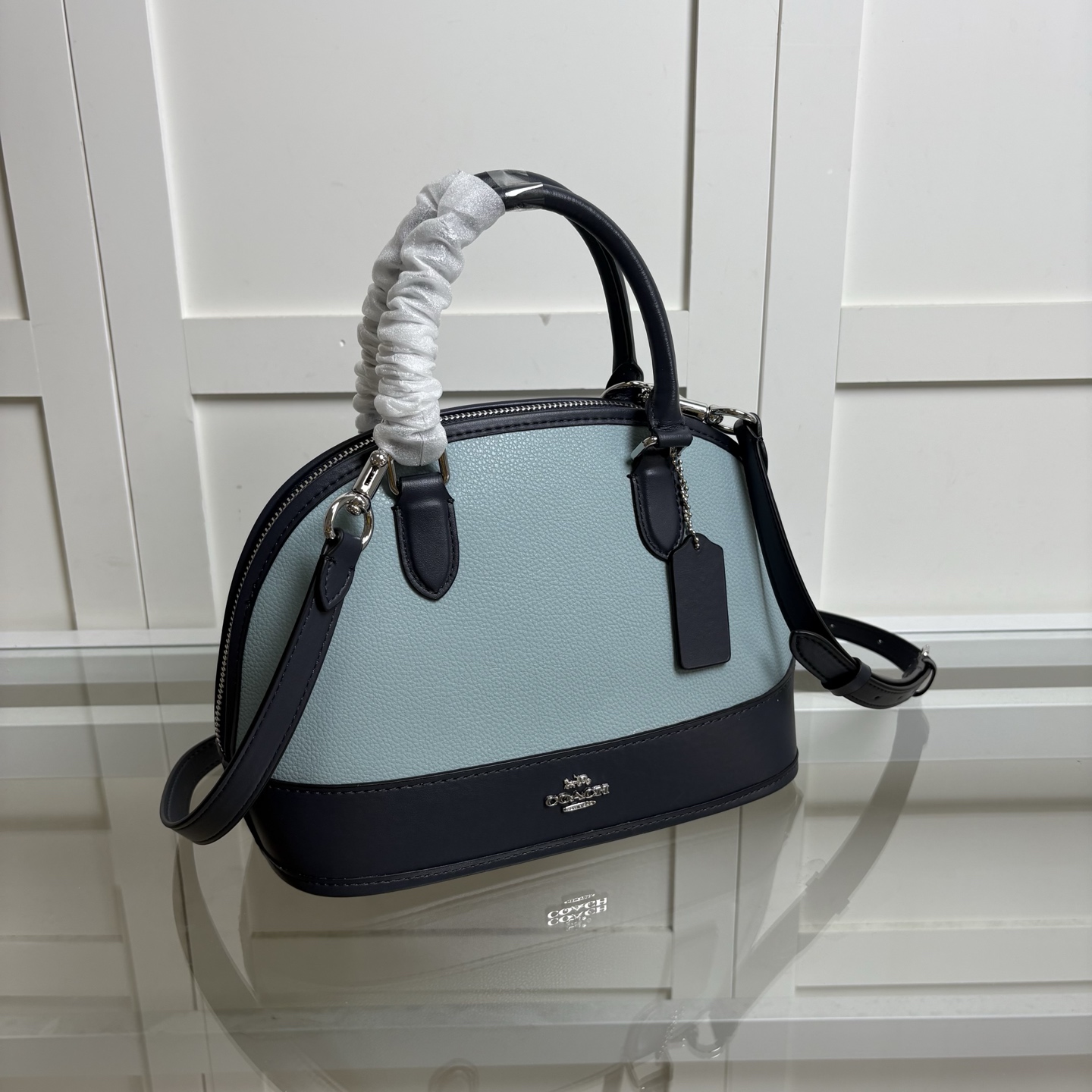 COACH Sabrina 25 手提げバッグ ブランドロゴ入り