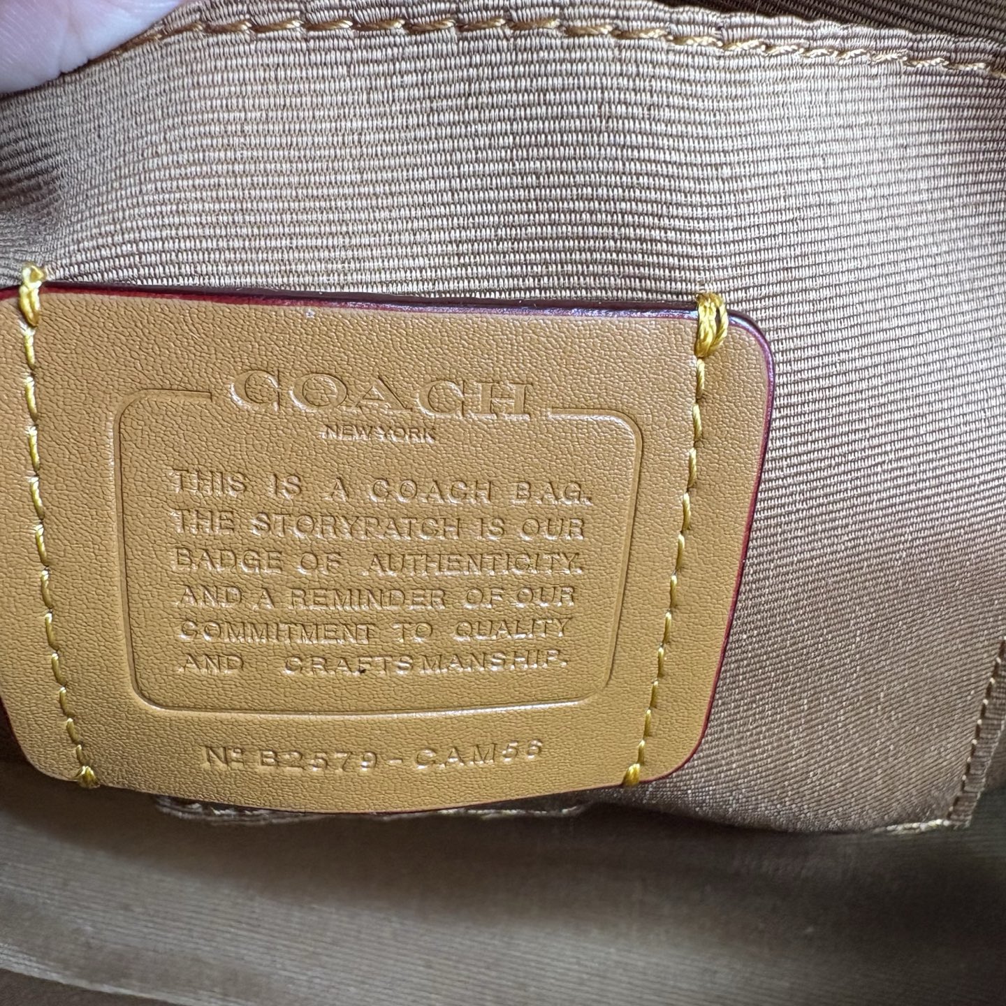 COACH 蔻驰 Sabrina 25 手提バッグ ブランドロゴ入り