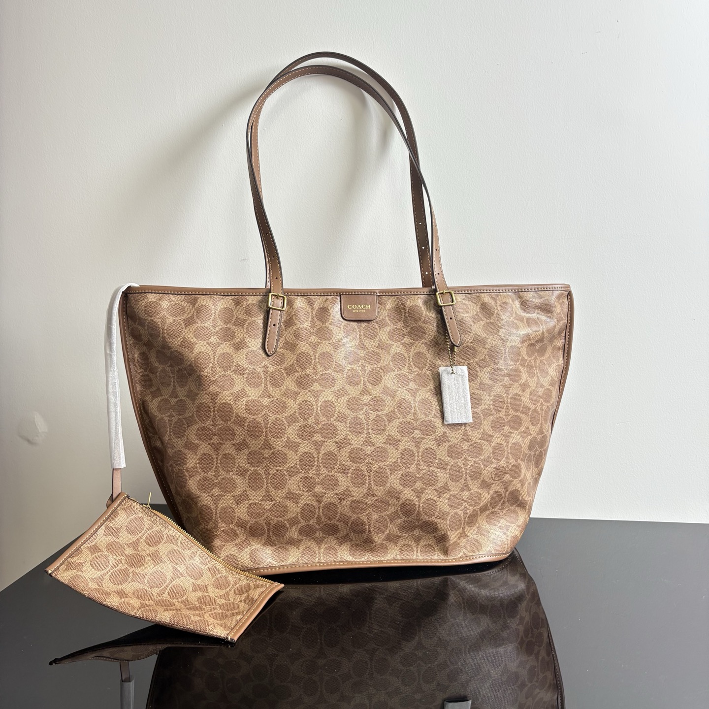 Highly cost-effective [new product] COACH/Coach women's TAXI presbyopic tote bag shoulder bag with high-end design and large capacity CCC40 size