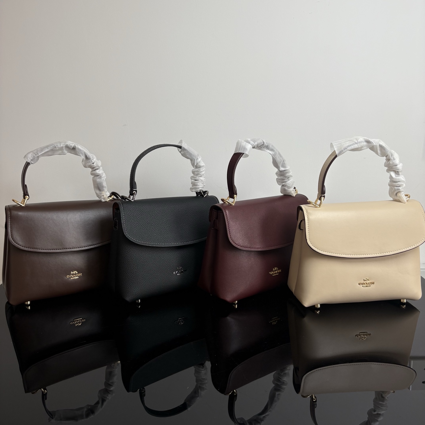 Coach Four colors in stock