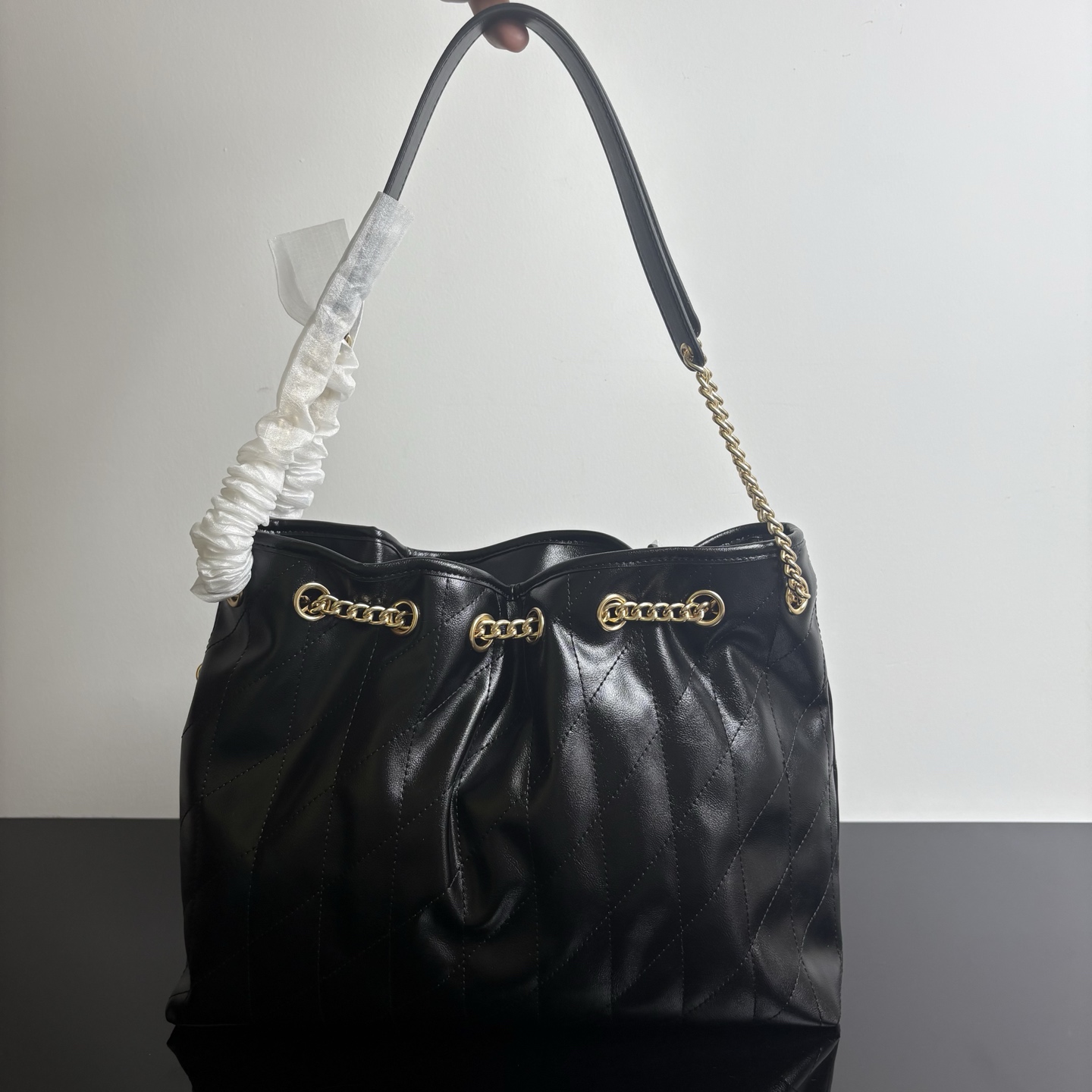 298【New Style】Coach Outlet EVELYN Autumn and Winter Garbage Bag Chain Bag Shiny Oiled Wax Leather Suede CDR00 Size: Length 34cm×Height 25cm×Width