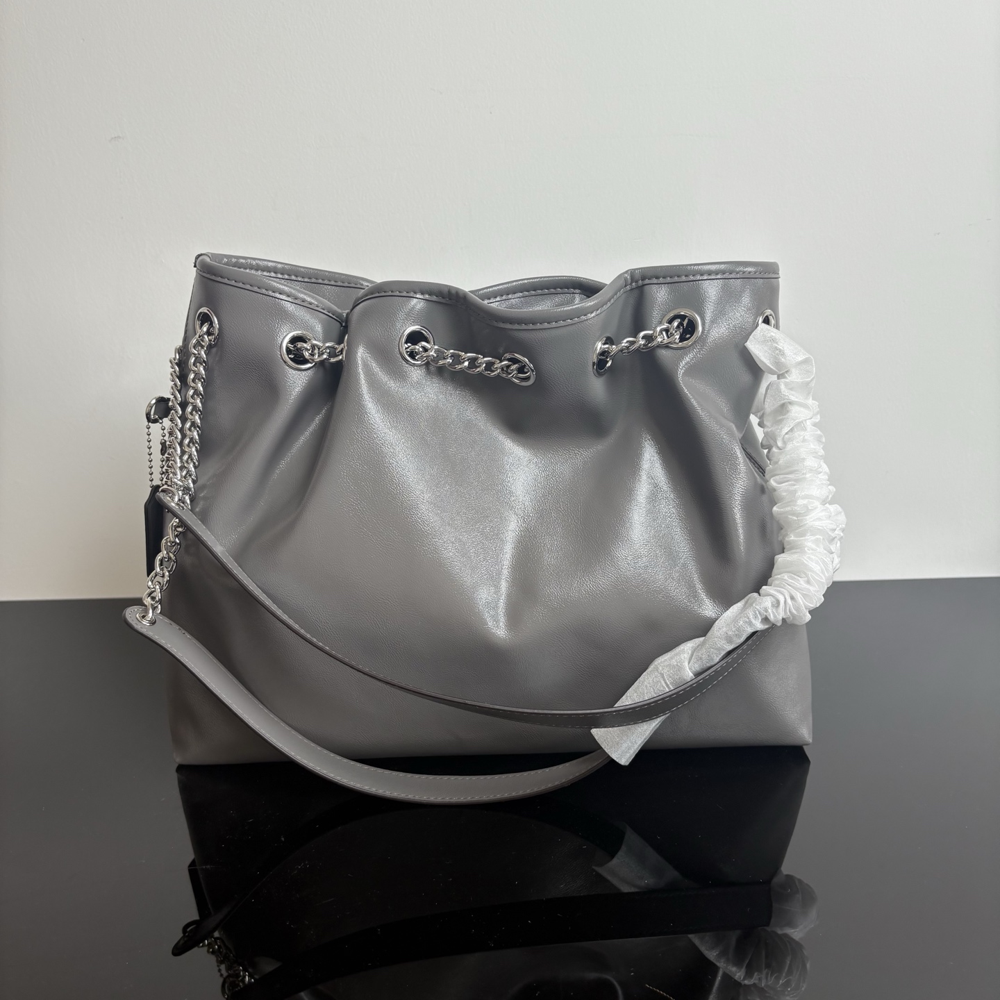 298【New Style】Coach Outlet EVELYN Autumn and Winter Garbage Bag Chain Bag Shiny Oiled Wax Leather Suede CCZ79 Dimensions: Length 34cm × Height 25