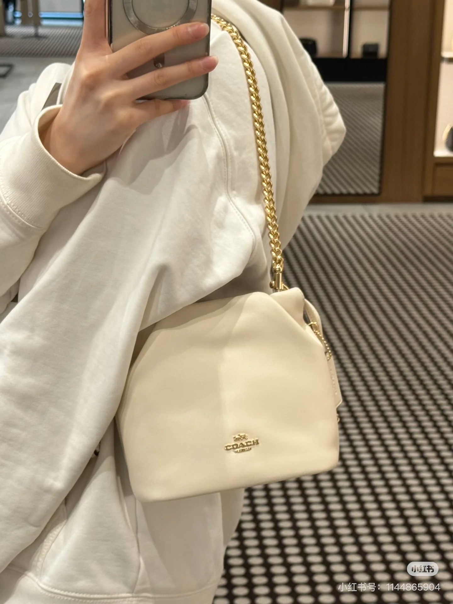 Coach Blogger upper body picture