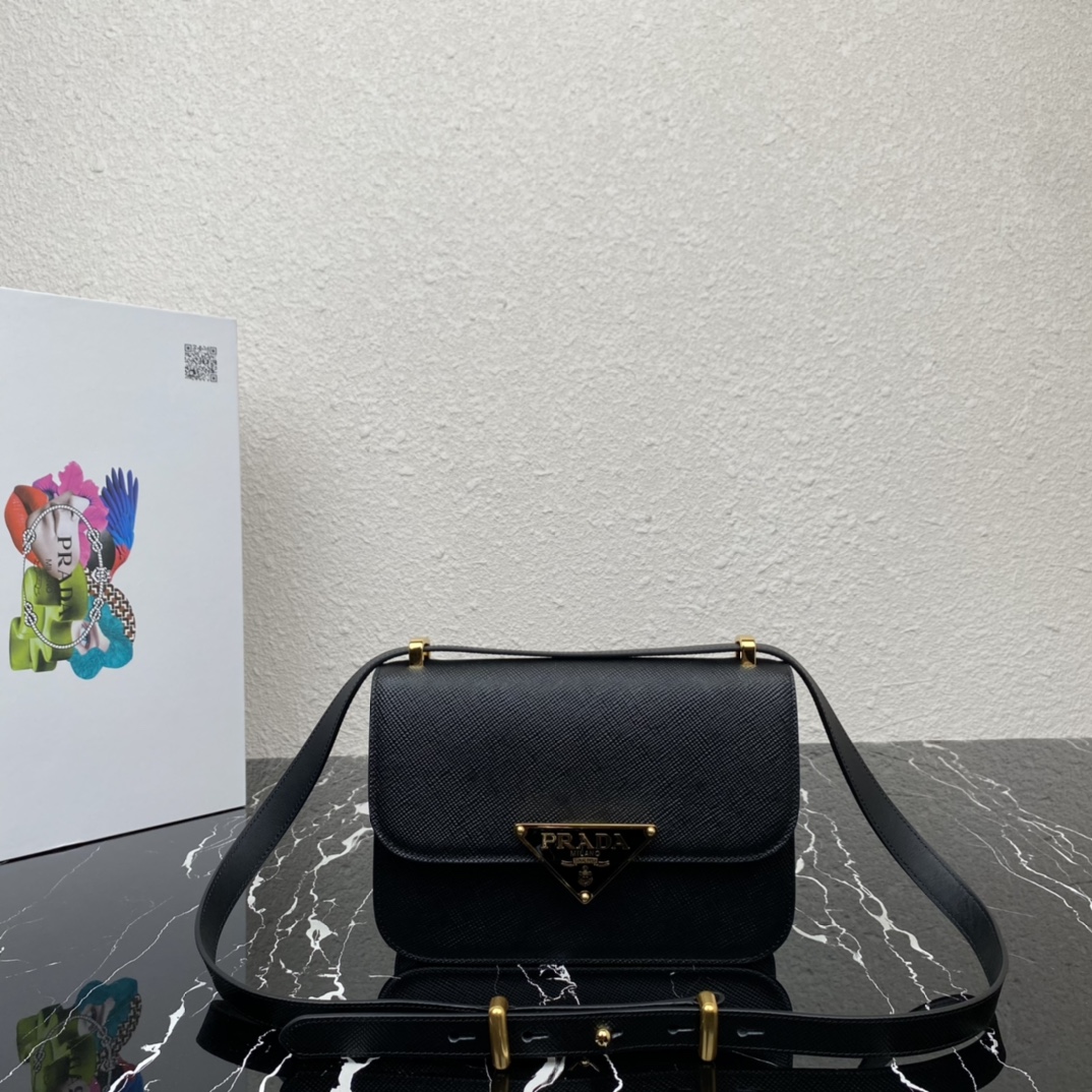 Prada Taschen Umhängetaschen  & Schultertaschen Rindsleder Vintage