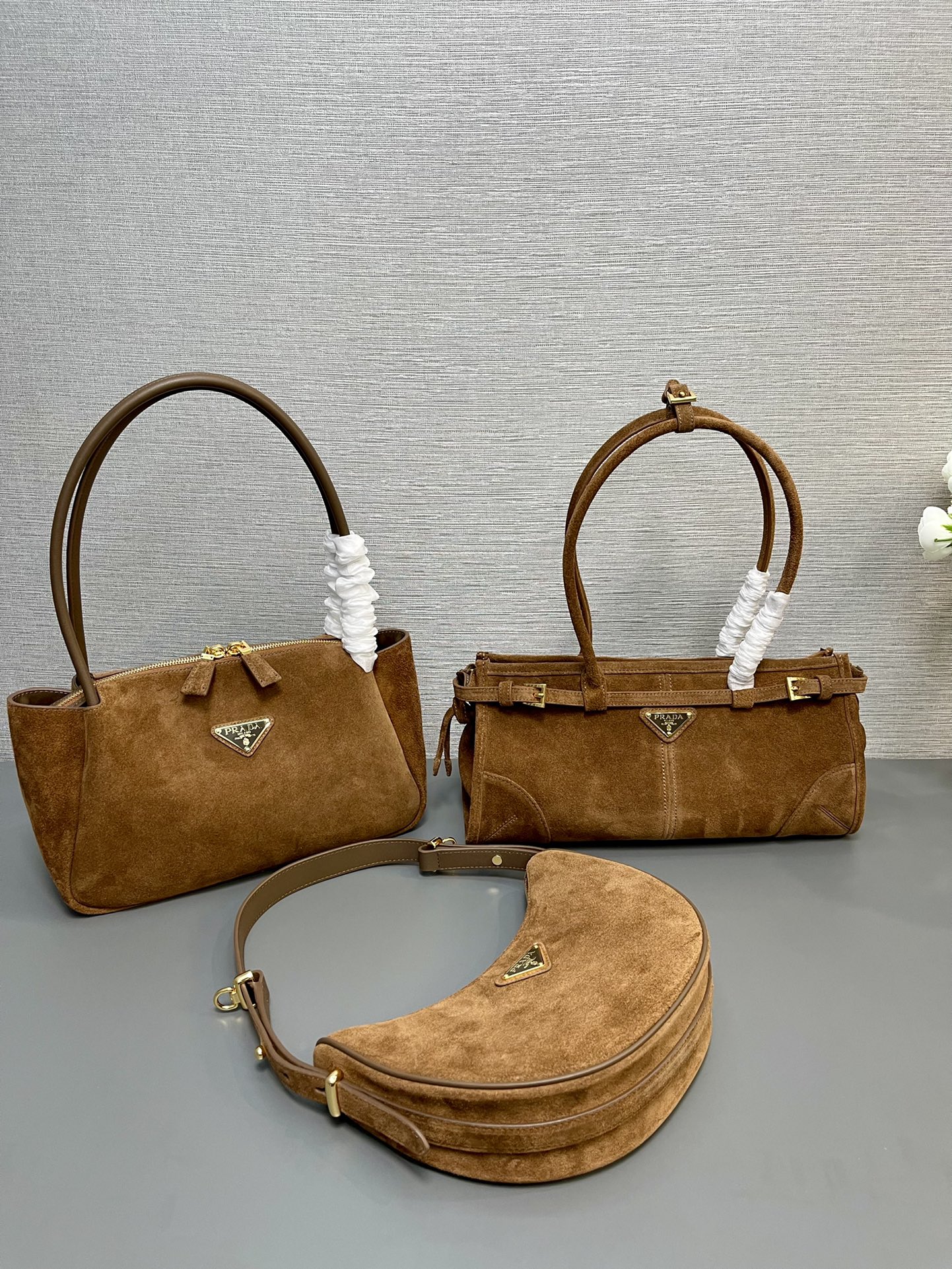 Prada Product _ds-qfdGjerdze80Z9Gc_CC8QDhx9AmRP_AHL2qw