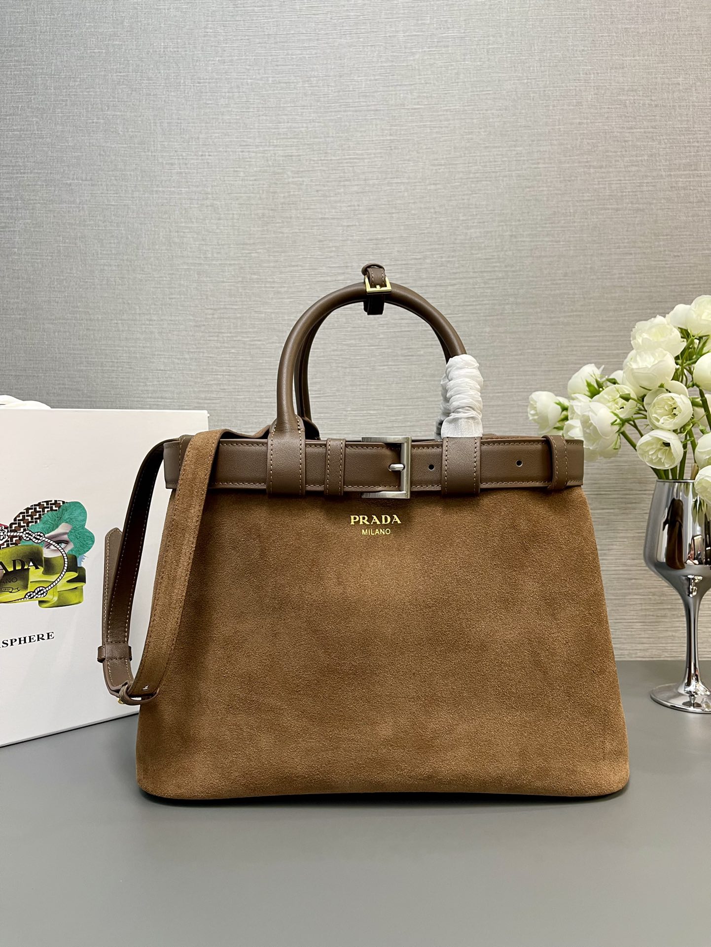 NO:184441,Genuine grade [top original list] New (matte leather medium 35CM) 1BA417 large leather belt is here [Strong] [Strong] New DoubleBag medium shopping bag Double series imported deer pattern cowhide leather, with all sheepskin inside. Elegant and simple bag design. Front printed letter logo logo on the front, shoulder strap adjustable length, three built-in compartments, middle inner bag, large leather belt unique design shows vitality, perfect details, goddess must have, super 5 size 35X25X13CM!  ,PRADA,prada,cowhide,sheepskin19860909正品级【顶级原单】新款（磨砂皮中号35CM）1BA417大皮带到货啦[强][强]全新DoubleBag中号购物袋Double系列进口鹿纹牛皮,内里配全羊皮优雅简洁的包身设计正面印花字母logo标识手提、肩带可调节长短,内置三个隔层,中间内袋,大皮革腰带的独特设计尽显活力完美细节女神必备,超级棒5尺寸35Ｘ25Ｘ13CM！,PRADA,prada,cowhide,sheepskin,Bag