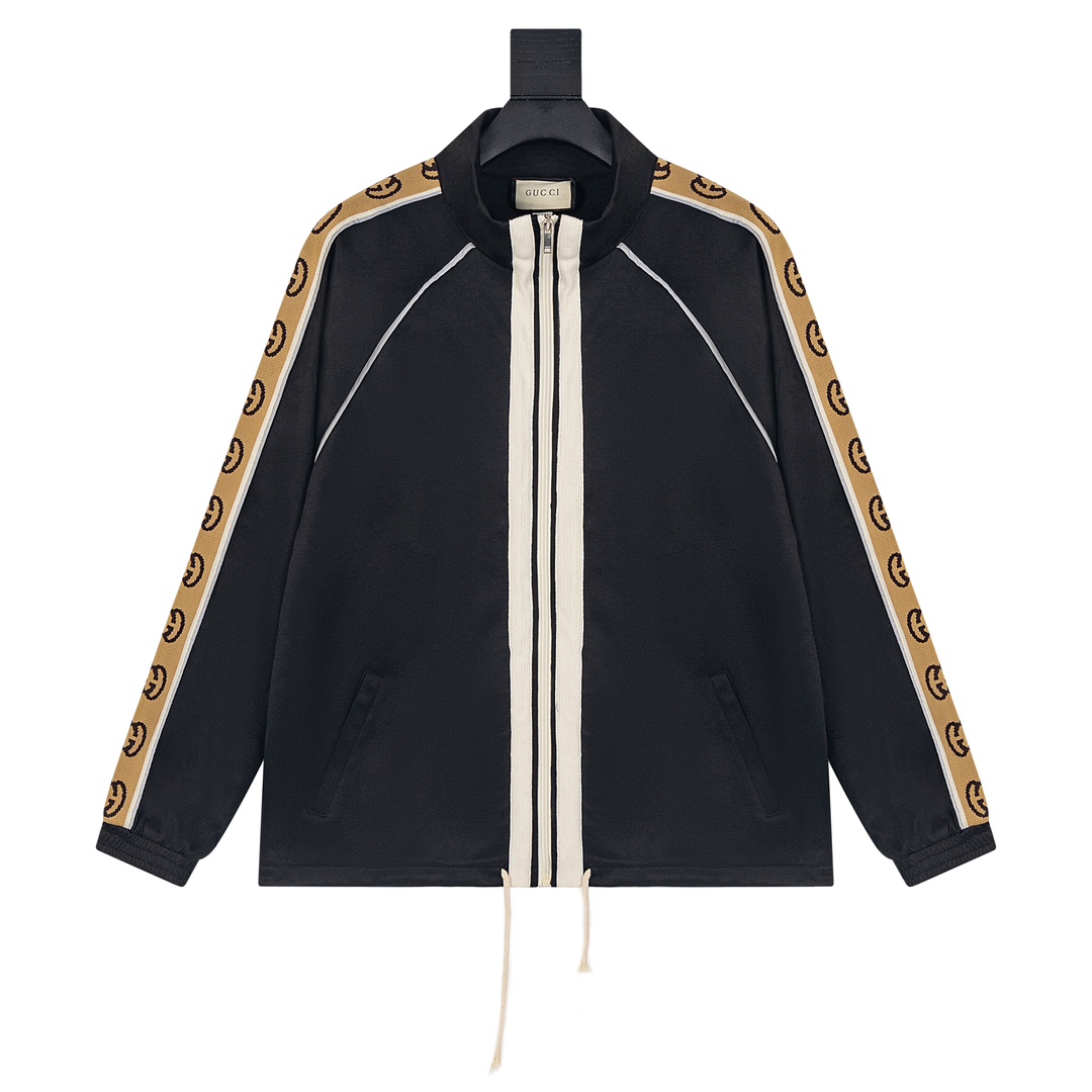 G 20ss chaqueta con cinta reflectante doble G en el lateral. Comprada en la tienda por 20400, ZP. La tela principal est…