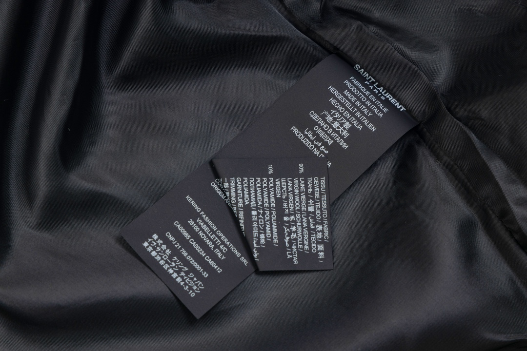 White Baseball Jacket: High-Quality Fabric, Detailed Design, Unisex, Cozy Fit - 图片 9