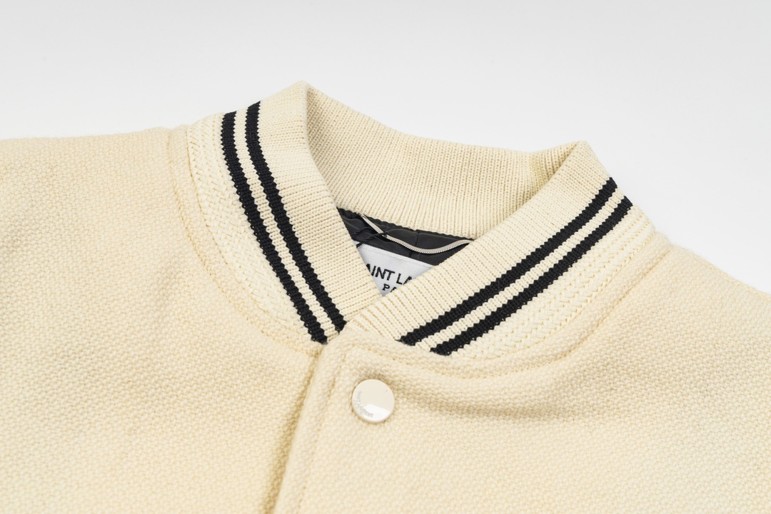 White Baseball Jacket: High-Quality Fabric, Detailed Design, Unisex, Cozy Fit - 图片 3