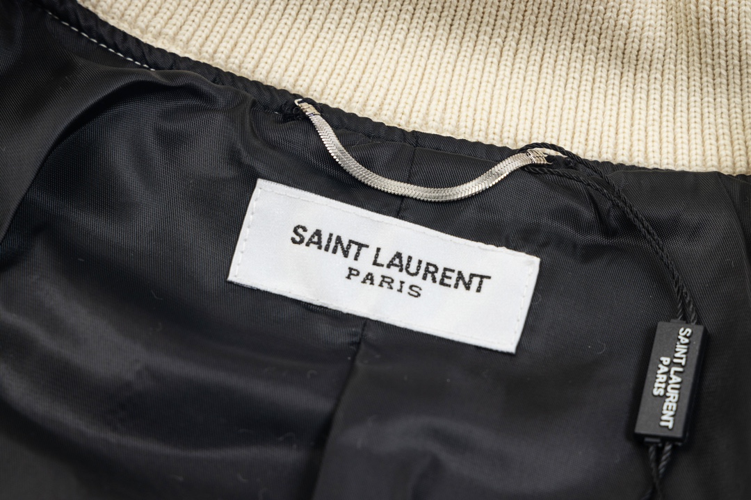 White Baseball Jacket: High-Quality Fabric, Detailed Design, Unisex, Cozy Fit - 图片 7