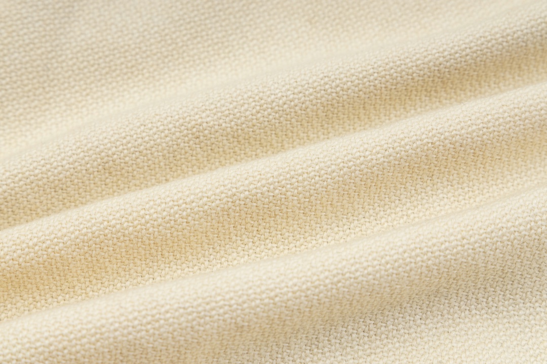 White Baseball Jacket: High-Quality Fabric, Detailed Design, Unisex, Cozy Fit - 图片 8