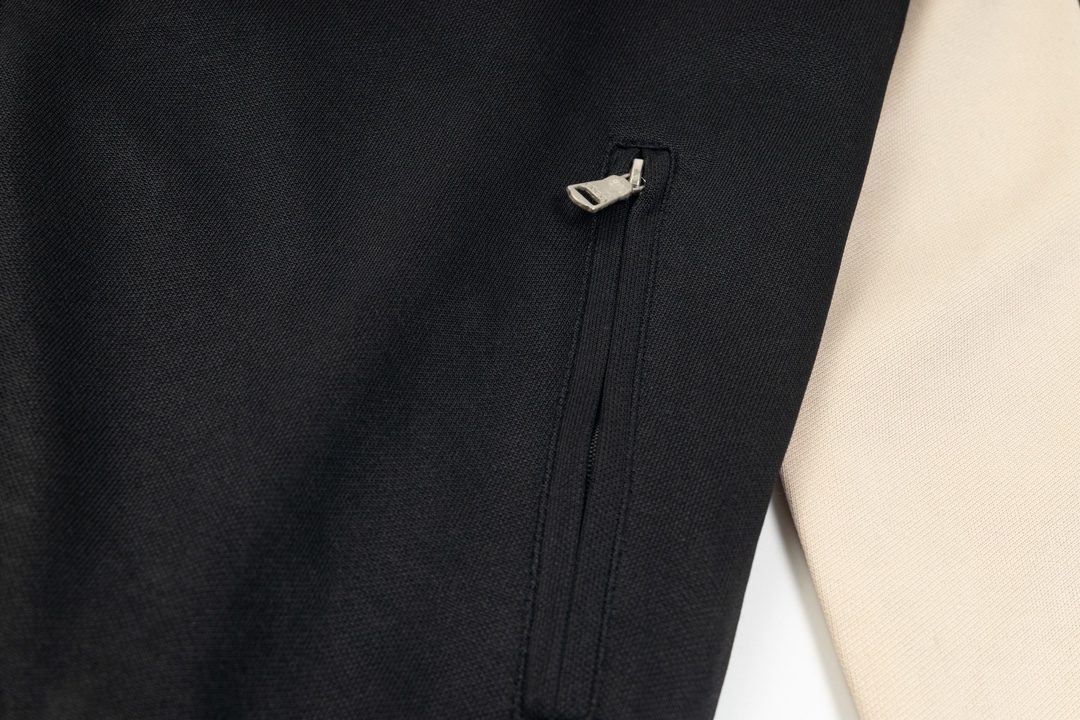 Xgs Gucci Snake-Coated Pants for Fall/Winter: Features and Details - 图片 8