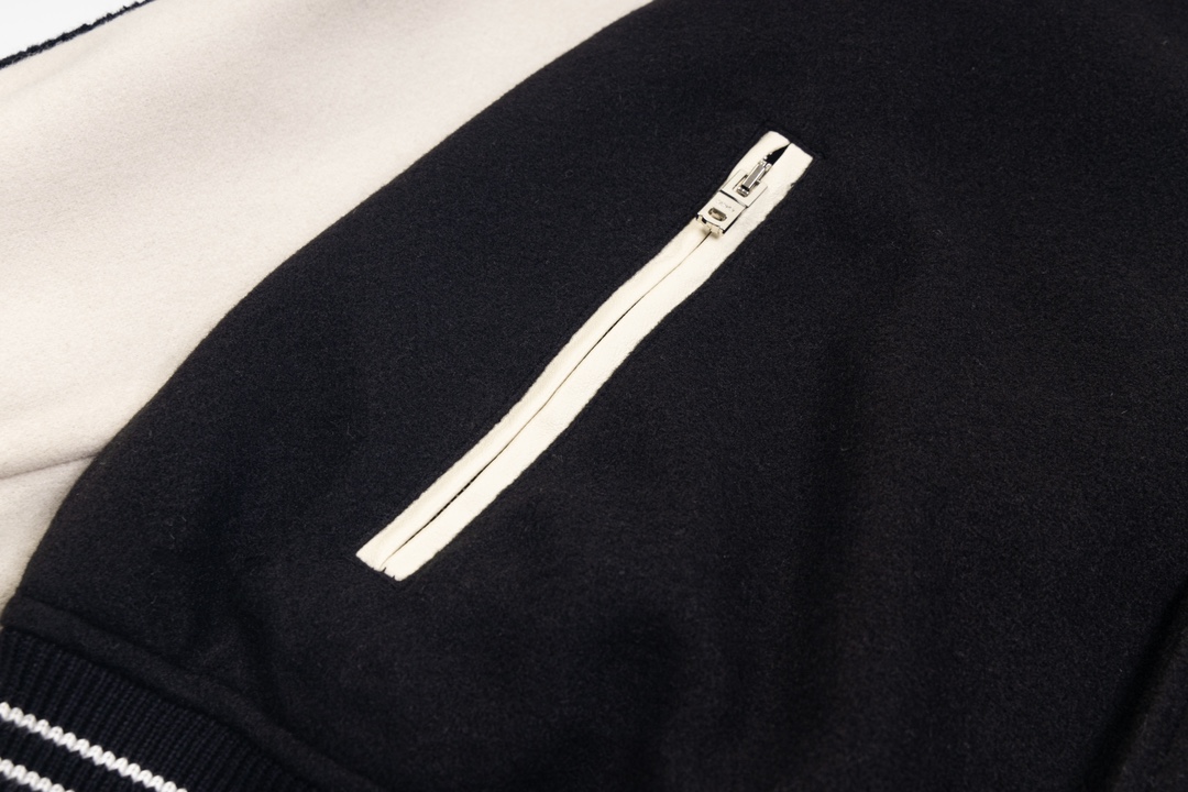 Luxurious XGS Amiri Wool Towel with Embroidery and Sleeve Bone Detail in Size XS-L - 图片 7